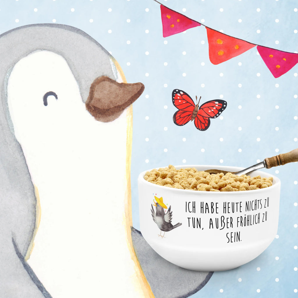 Müslischale Rabe mit Sombrero Suppenschüssel, Müslischale mit Spruch, Müsli schalen, Salatschüssel, Porzellan Schale, Dessertschüssel, Frühstücksschalen, Früstücksschüssel, Keramik Schüssel, Müslischale Keramik, Keramik Müslischale, Müslischale, Müslischüssel, Müslischale Porzellan, Obstschale, Müslischalen bunt, Schüssel, Snackschale, Weiße Müslischalen, Schöne Müslischalen, Müslischale lustig, Bunte Müslischalen, Müsli schale, Tiermotive, Gute Laune, lustige Sprüche, Tiere, Spruch positiv, Vogel, Elster, Rabe, Vögel, fröhlich sein, Motivation, froh, Glück Spruch, glücklich sein
