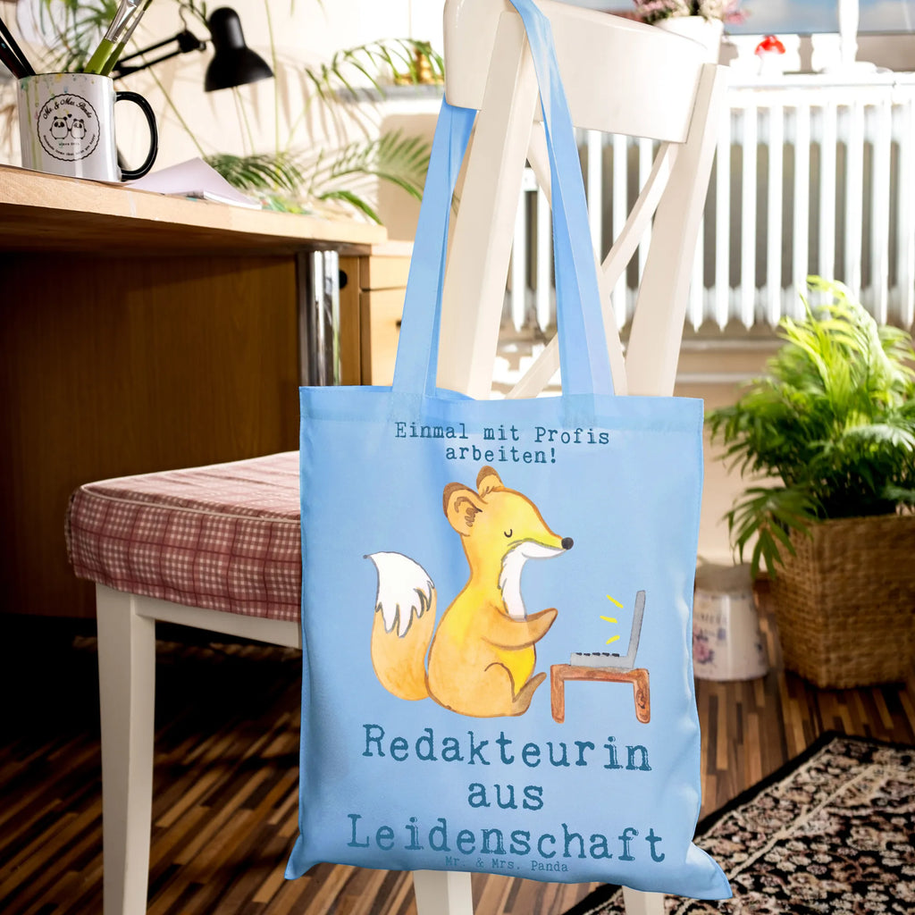 Tragetasche Redakteurin aus Leidenschaft Einkaufstüte, Jutebeutel, Badetasche, Laptoptasche, Shopper, Strandtasche, Stofftasche, Beuteltasche, Stoffbeutel, Schultertasche, Jutetasche, Einkaufstasche, Tragetasche, Beutel, Umhängetasche, Tasche, Beruf, Ausbildung, Jubiläum, Abschied, Rente, Kollege, Kollegin, Geschenk, Schenken, Arbeitskollege, Mitarbeiter, Firma, Danke, Dankeschön, Referentin, Online, Journalistin, Redakteurin