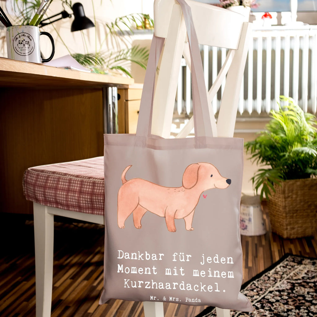 Tragetasche Dackel Kurzhaardackel Moment Beutel, Stoffbeutel, Jutebeutel, Badetasche, Schultertasche, Laptoptasche, Tasche, Einkaufstüte, Tragetasche, Umhängetasche, Beuteltasche, Jutetasche, Strandtasche, Stofftasche, Shopper, Einkaufstasche, Hund, Hunderasse, Rassehund, Hundebesitzer, Geschenk, Tierfreund, Schenken, Welpe, Dachshund, Kurzhaardackel, Teckel