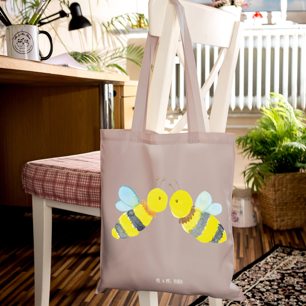 Tragetasche Biene Liebe Tote Bag, Schultasche, Shopper, canvas tasche, Baumwoll-Tragetasche, Strandtasche, Stofftasche, tragetasche baumwolle, Alltagstasche, Baumwollbeutel, campus tasche, Einkaufstasche, umhängetasche baumwolle, Umhängetasche, universaltasche, Schulbeutel, Tasche, Baumwolltasche, festival tasche, einkaufsshopper, Unitasche, studententasche, Einkaufstüte, beutel baumwolle, dokumententasche, einkaufstasche baumwolle, schulterbeutel, totebag, schultertasche baumwolle, Laptoptasche, henkeltasche baumwolle, Einkaufsbeutel, tasche baumwolle, Beutel, Shopping Tasche, Baumwoll-Shopper, Jutebeutel, textiltasche, Stoff-Tragetasche, tragbeutel, Büchertasche, stoff shopper, Freizeittasche, Schultertasche, Tragetasche, festivaltasche, baumwoll shopper, Uni Tasche, freizeitbeutel, Tüte, Stoffbeutel, Henkeltasche, Jutetasche, stofftasche baumwolle, umhängebeutel, textilbeutel, Biene, Wespe, Hummel