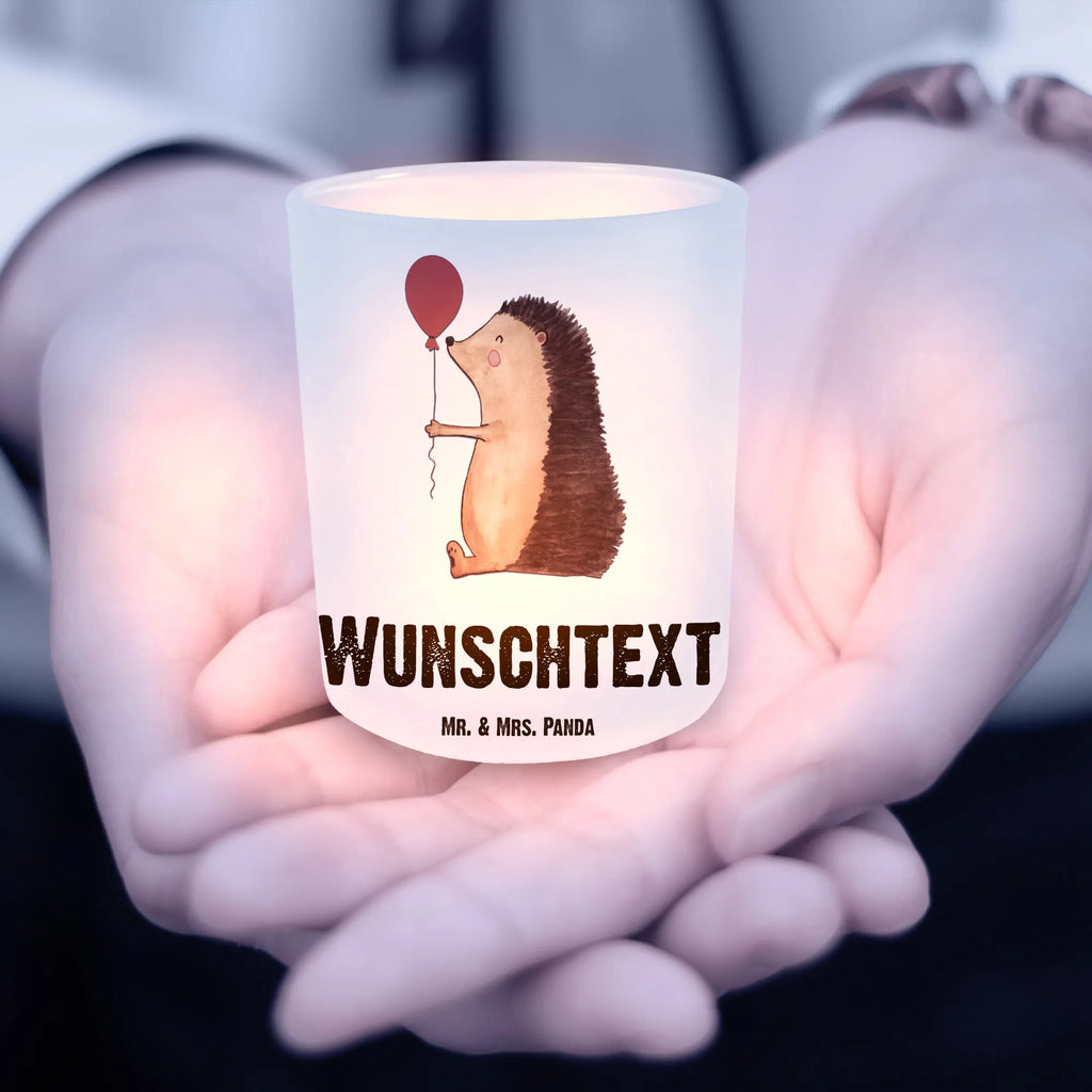 Personalisiertes Windlicht Igel Luftballon Windlichter mit Namen, Windlicht Wohnzimmer, Windlicht Romantisch, Teelicht Glas mit Namen, Windlicht Design, Windlicht Klein, Windlicht Für Draußen, Windlicht mit Namen, Windlicht Outdoor, Teelichthalter Outdoor mit Namen, Windlicht Glas mit Wunschtext, Windlicht Skandinavisch, Windlicht Terrasse, Teelichthalter für draußen selber gestalten, Windlicht Kerzenhalter, Windlicht Laterne, Windlicht Modern, Windlicht Handgemacht, Windlicht Nachhaltig, Teelichthalter mit Namen, Windlicht Draußen selber gestalten, Windlicht Groß, Windlicht Balkon, Teelichthalter mit Wunschtext, Windlicht Garten mit Namen, Windlicht Geschenk, Windlicht Vintage mit Namen, Windlicht Dekoration mit Namen, Windlicht Boho, Tiermotive, Gute Laune, lustige Sprüche, Tiere, Happy Birthday, Ballon, Geburtstagskind, Herzlichen Glückwunsch, Igel, Geburtstag, Glückwunsch