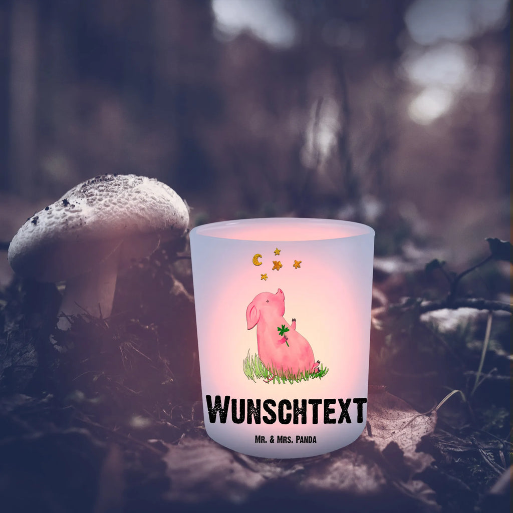 Personalisiertes Windlicht Schwein Glück Windlicht Glas mit Wunschtext, Windlicht Für Draußen, Windlicht Geschenk, Windlicht Terrasse, Teelichthalter mit Namen, Windlicht Boho, Windlicht Nachhaltig, Windlicht Balkon, Teelicht Glas mit Namen, Windlichter mit Namen, Teelichthalter Outdoor mit Namen, Windlicht Draußen selber gestalten, Windlicht Vintage mit Namen, Windlicht Kerzenhalter, Windlicht mit Namen, Teelichthalter für draußen selber gestalten, Windlicht Romantisch, Windlicht Handgemacht, Windlicht Wohnzimmer, Windlicht Groß, Windlicht Outdoor, Windlicht Laterne, Windlicht Skandinavisch, Windlicht Modern, Windlicht Garten mit Namen, Windlicht Dekoration mit Namen, Teelichthalter mit Wunschtext, Windlicht Design, Windlicht Klein, Tiermotive, Gute Laune, lustige Sprüche, Tiere, Glücksschwein. Glück, Motivation, Träume, Sernchen, Ziele, Schwein, Glücksbringer, Schweinchen, Sterne