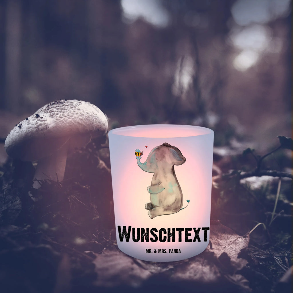Personalisiertes Windlicht Elefant Biene Windlicht Draußen selber gestalten, Windlicht Glas mit Wunschtext, Windlicht Skandinavisch, Windlicht Geschenk, Windlicht Outdoor, Teelichthalter mit Wunschtext, Windlicht mit Namen, Windlicht Design, Windlichter mit Namen, Windlicht Laterne, Windlicht Groß, Windlicht Balkon, Windlicht Kerzenhalter, Windlicht Garten mit Namen, Windlicht Terrasse, Windlicht Handgemacht, Teelicht Glas mit Namen, Windlicht Dekoration mit Namen, Windlicht Für Draußen, Teelichthalter Outdoor mit Namen, Windlicht Wohnzimmer, Teelichthalter für draußen selber gestalten, Windlicht Nachhaltig, Windlicht Klein, Windlicht Boho, Windlicht Modern, Windlicht Vintage mit Namen, Teelichthalter mit Namen, Windlicht Romantisch, Tiermotive, Gute Laune, lustige Sprüche, Tiere, Elefant, Liebesspruch, Liebe, Liebesgeschenk, Liebesbeweis, Heiratsantrag, Biene, Hochzeitsgeschenk, Jahrestag