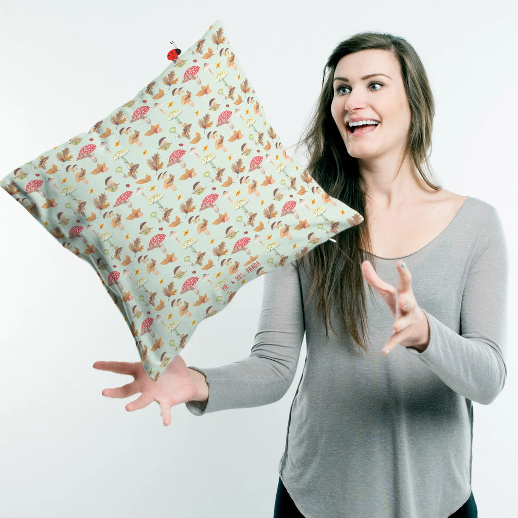 40x40 Kissen Herbst Pilze Muster Kopfkissen 40x40, Sofakissen, Kissenbezüge, Kissenhülle 40x40, Motivkissen, Kopfkissen, Kissenbezug 40x40, Kissenhülle, Zierkissen, Dekokissen, Sofakissen 40x40, sitzkissen, Kissen 40x40 Waschbar, Couchkissen, Dekokissen Sofa, Dekokissen 40x40, sofakissen, Kissen, Kissen 40x40, Pilze, Schmetterlings Muster, Wald, Herbstwald, Pilz Muster