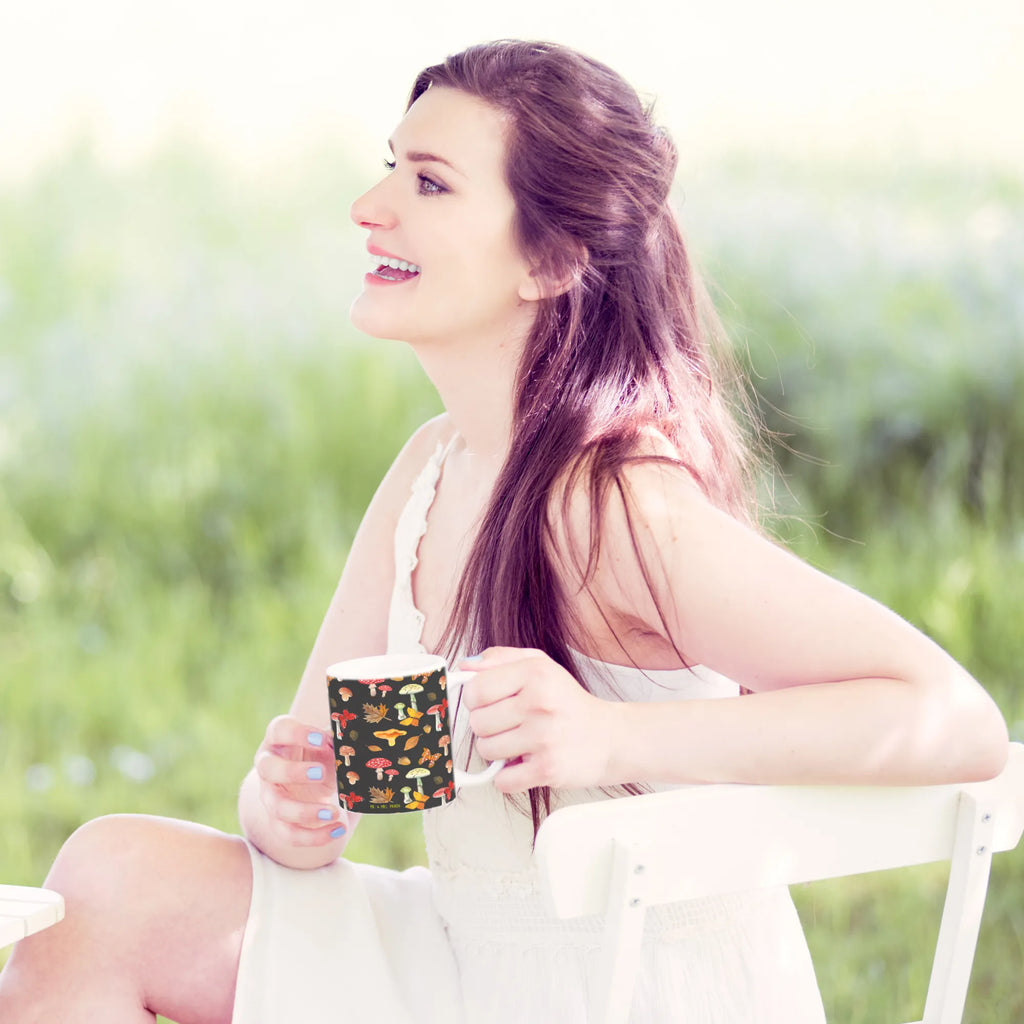 Kubek Grzyby motyle Kaffeetasse, Teetasse, Tasse mit Motiven, Tasse, Bürotasse, Keramiktasse, Geschenktasse, Porzellantasse, Tasse mit Zitaten, Pilz Muster, Schmetterling Muster, Nachtfalter, Schmetterlinge, Pilze