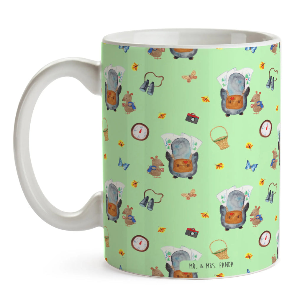 Mug Penguin & Mouse Hiker Tasse, Kaffeetasse, Teetasse, Becher, Kaffeebecher, Teebecher, Keramiktasse, Porzellantasse, Büro Tasse, Geschenk Tasse, Tasse Sprüche, Tasse Motive, Kaffeetassen, Tasse bedrucken, Designer Tasse, Cappuccino Tassen, Schöne Teetassen, Pinguin, Pinguine, Abenteurer, Abenteuer, Roadtrip, Ausflug, Wanderlust, wandern