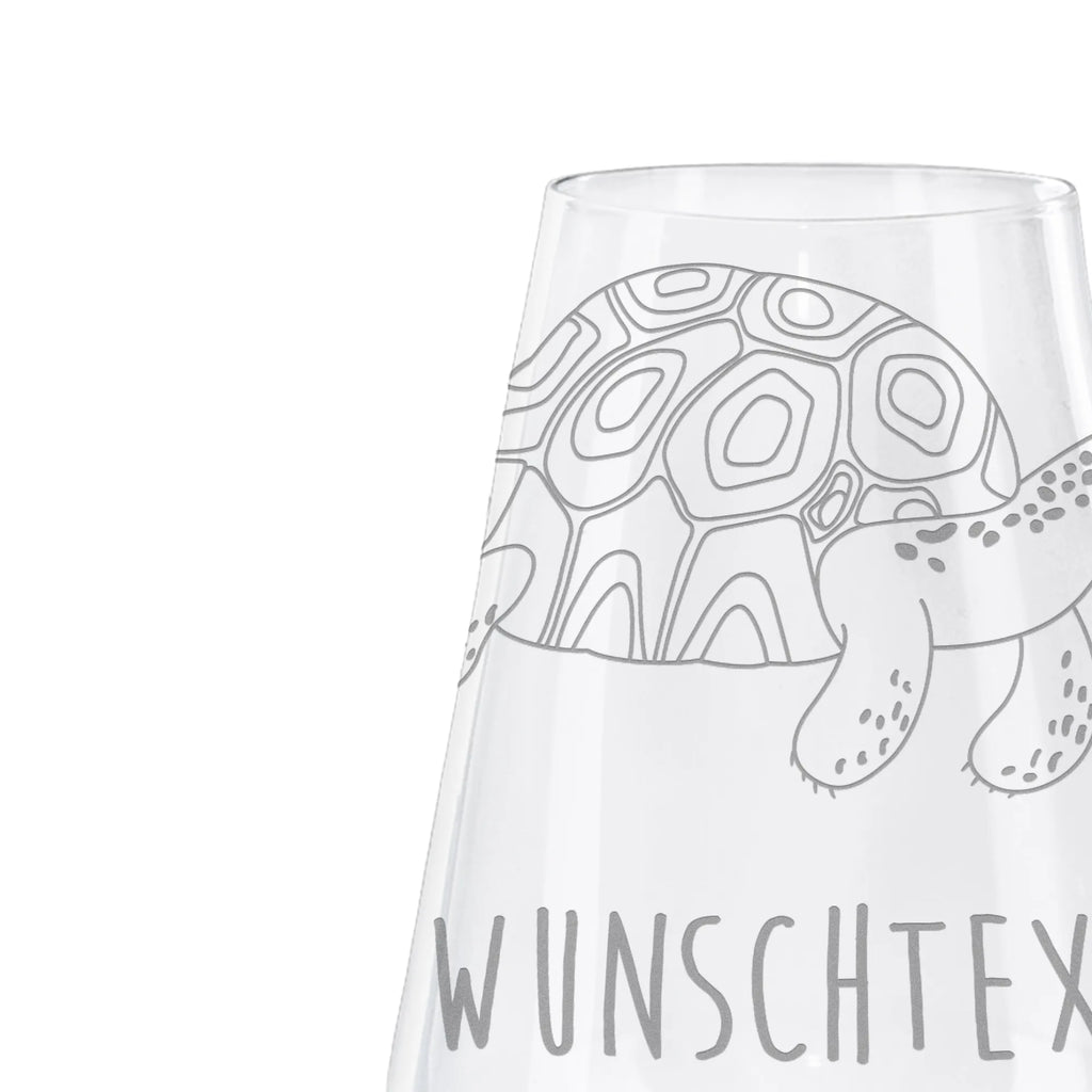 Personalisiertes Weißwein Glas Schildkröte marschiert Einzelnes Weißweinglas Mit Namen, Weißweinglas Mit Namensdruck, Weißweinglas Kristallklar Mit Gravur, Vintage Weißweinglas Mit Namen, Leichtes Weißweinglas Mit Namen, Geschenk Weißweinglas Mit Namensgravur, Hochzeits Weißweinglas Mit Namen, Sommelier Weißweinglas Mit Namensgravur, Modernes Weißweinglas Mit Gravur, Weißweinglas Spülmaschinenfest Mit Namen, Weißweinglas Set Mit Namensgravur, Weißwein Glas Mit Namensgravur, Gastronomie Weißweinglas Mit Namensgravur, Weißweinglas Dünnwandig Mit Gravur, Handgeblasenes Weißweinglas Mit Gravur, Klassisches Weißweinglas Mit Namensdruck, Premium Weißweinglas Mit Namen, Elegantes Weißweinglas Mit Gravur, Party Weißweinglas Mit Gravur, Chardonnayglas Mit Namen, ChatGPT:<br />Personalisierbares Weißweinglas Mit Namensgravur, Aromaglas Weißwein Mit Gravur, Weißweinglas Schlank Mit Namen, Weißweinglas Langstielig Mit Namen, Rieslingglas Mit Namensgravur, Sauvignonglas Mit Gravur, Universal Weißweinglas Mit Namensgravur, Weißweinkelch Mit Gravur, Design Weißweinglas Mit Gravur, Weißweinglas Mit Namen, Meerestiere, Meer, Urlaub, Schildkröten, get lost, Motivation, Inspiration, Reiselust, Abenteuer, Lieblingsmensch, Neustart, Schildkröte