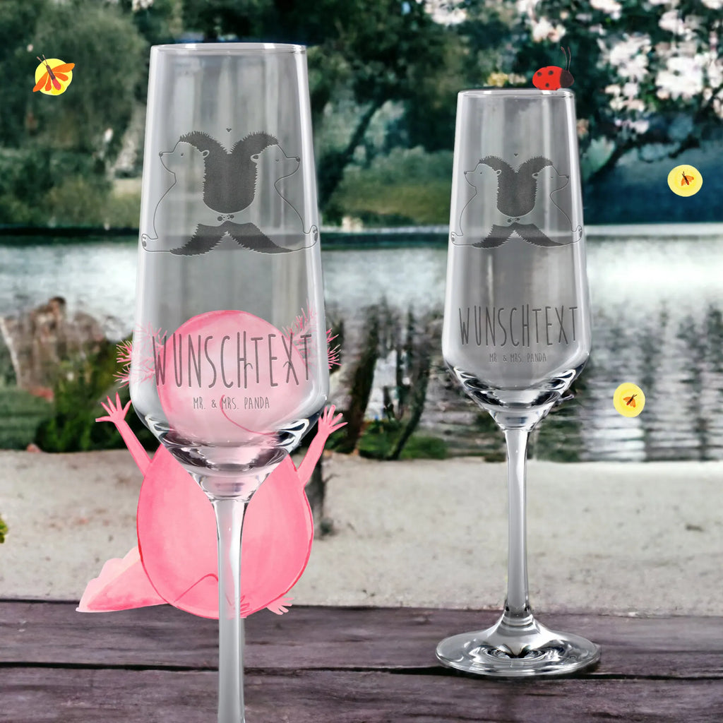 Personalisiertes Sektglas Igel händchenhaltend Dekoratives Sektglas Mit Wunschnamen, Flute Glas Mit Gravur, Proseccoglas Mit Namen, Sektglas Für Hochzeit Mit Namensgravur, Langstieliges Sektglas Mit Gravur, Perlweinglas Mit Wunschname, Feier-Sektglas Mit Namen, Elegantes Sektglas Mit Namensgravur, Sektglas Mit Namen, Kristall-Sektglas Mit Namen, Sektflöte Mit Wunschnamen, Modernes Sektglas Mit Wunschnamen, Kristallklarer Sektkelch Mit Wunschname, Sektglas Set Mit Gravur, Einzelnes Sektglas Mit Namen, Design-Sektglas Mit Gravur, Sektkelch Mit Namensgravur, Sektglas Für Brunch Mit Wunschname, Personalisierter Sektglas, Party-Sektglas Mit Gravur, Handgeblasenes Sektglas Mit Namen, Vintage Sektglas Personalisiert, Sektglas Für Empfang Mit Namen, Schaumweinglas Personalisiert, Dünnwandiges Sektglas Mit Namensgravur, Champagnerglas Mit Namensgravur, Gästesektglas Mit Namensgravur, Schlankes Sektglas Mit Namen, Geschenk-Sektglas Personalisiert, Spülmaschinenfestes Sektglas Mit Namensgravur, Liebe, Partner, Freund, Freundin, Ehemann, Ehefrau, Heiraten, Verlobung, Heiratsantrag, Liebesgeschenk, Jahrestag, Hocheitstag, Igel, Liebesbotschaft, Liebesbeweis, Hochzeit, Hand in Hand, große Liebe, Igelliebe, Lieblingsmensch, Gemeinsamkeit, Love, Geschenk für zwei