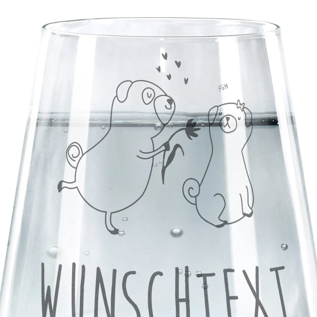 Personalisiertes Trinkglas Mops Verliebt Trinkglas Aus Kristall Mit Gravur, Spülmaschinenfestes Glas Mit Gravur, Hitzebeständiges Trinkglas Mit Gravur, Glas Für Erwachsene Mit Wunschtext, Trinkglas Mit Wunschtext, Personalisiertes Trinkglas, Stapelbares Glas Mit Gravur, Glas Für Gäste Mit Gravur, Glas Mit Namen, Wasserglas Mit Gravur, Trinkglas Mit Namen, Designglas Mit Wunschtext, Saftglas Mit Wunschtext, Glas Klar Mit Gravur, Glas Mit Liebevoller Gravur, Trinkglas Mit Personalisierung, Buntes Glas Mit Wunschtext, Glas Mit Gravur, Borosilikatglas Mit Namen, Trinkglas Mit Wunschgravur, Trinkglas Mit Initialen, Glasbecher Mit Gravur, Glas Für Feierlichkeiten Mit Gravur, Trinkglas Groß Mit Wunschgravur, Allzweckglas Mit Namen, Trinkglas Klein Mit Namen, Persönliches Trinkglas, Glas Für Saft Mit Namen, Trinkglas Selbst Gestalten, Becherglas Mit Namen, Trinkglas Für Zuhause Mit Namen, Glas Mit Text, Tischglas Mit Wunschgravur, Glas Für Wasser Mit Gravur, Geschenkglas Mit Namen, Hund, Hundemotiv, Haustier, Hunderasse, Tierliebhaber, Hundebesitzer, Sprüche, Hundeliebe, Mops, Liebe, Geschenk Freund, Möpse, Partner, verliebt, Liebesspruch. Verlobt