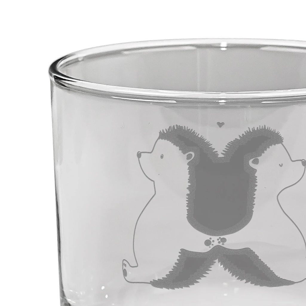 Personalisiertes Whiskey Glas Igel händchenhaltend Whiskey Glas mit Gravur, Whiskeylgas, Whiskeyglas mit Spruch, Whiskey Glas, Whiskey Glas mit Sprüchen, Liebe, Partner, Freund, Freundin, Ehemann, Ehefrau, Heiraten, Verlobung, Heiratsantrag, Liebesgeschenk, Jahrestag, Hocheitstag, Igelliebe, Liebesbotschaft, Hochzeit, Gemeinsamkeit, Hand in Hand, Igel, Love, Liebesbeweis, Lieblingsmensch, große Liebe, Geschenk für zwei