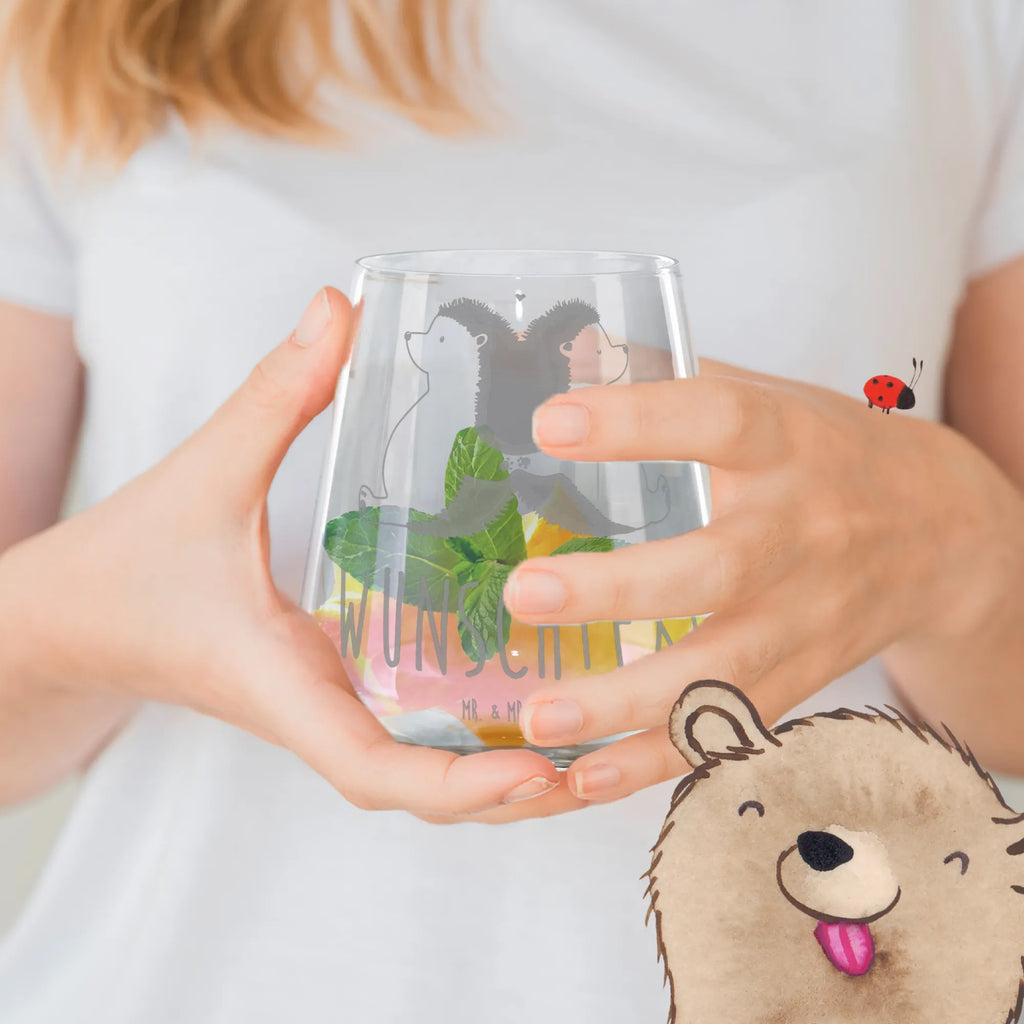 Personalisiertes Cocktail Glas Igel händchenhaltend Tumbler Mit Namensgravur, Cocktailglas Für Bar Mit Wunschname, Cocktailglas Set Mit Gravur, Dünnwandiges Cocktailglas Mit Wunschname, Handgeblasenes Cocktailglas Mit Namensgravur, Cocktailschale Mit Wunschtext, Daiquiri Glas Mit Namen, Rührglas Mit Wunschtext, Old-Fashioned Glas Mit Namen, Hurricane Glas Mit Gravur, Rocks Glas Mit Namensgravur, Cocktailglas Ohne Stiel Mit Namen, Cocktailglas Mit Namen, Nick & Nora Glas Mit Wunschname, Modernes Cocktailglas Mit Gravur, Lowball Glas Mit Namensgravur, Elegantes Cocktailglas Mit Namen, Robustes Cocktailglas Mit Wunschname, Kleines Cocktailglas Mit Namen, Design Cocktailglas Mit Namen, Vintage Cocktailglas Mit Wunschnamen, Premium Cocktailglas Mit Namensgravur, Whiskey Tumbler Mit Namen, Highball Glas Mit Wunschname, Margarita Glas Mit Namen, Cocktail Mixing Glass Mit Namen, Longdrinkglas Mit Wunschname, Coupette Glas Mit Gravur, Martiniglas Mit Namensgravur, Cocktailglas Für Zuhause Mit Namensgravur, Großes Cocktailglas Mit Namensgravur, Coupé Glas Mit Namen, Collins Glas Mit Namen, Cocktail Glas Mit Wunschnamen, Personalisierter Cocktailglas, Cocktailglas Mit Stiel Mit Wunschname, Spülmaschinenfestes Cocktailglas Mit Namen, Kristall Cocktailglas Mit Namensgravur, Liebe, Partner, Freund, Freundin, Ehemann, Ehefrau, Heiraten, Verlobung, Heiratsantrag, Liebesgeschenk, Jahrestag, Hocheitstag, Hochzeit, Liebesbeweis, Hand in Hand, Liebesbotschaft, Lieblingsmensch, Geschenk für zwei, Igelliebe, große Liebe, Love, Igel, Gemeinsamkeit
