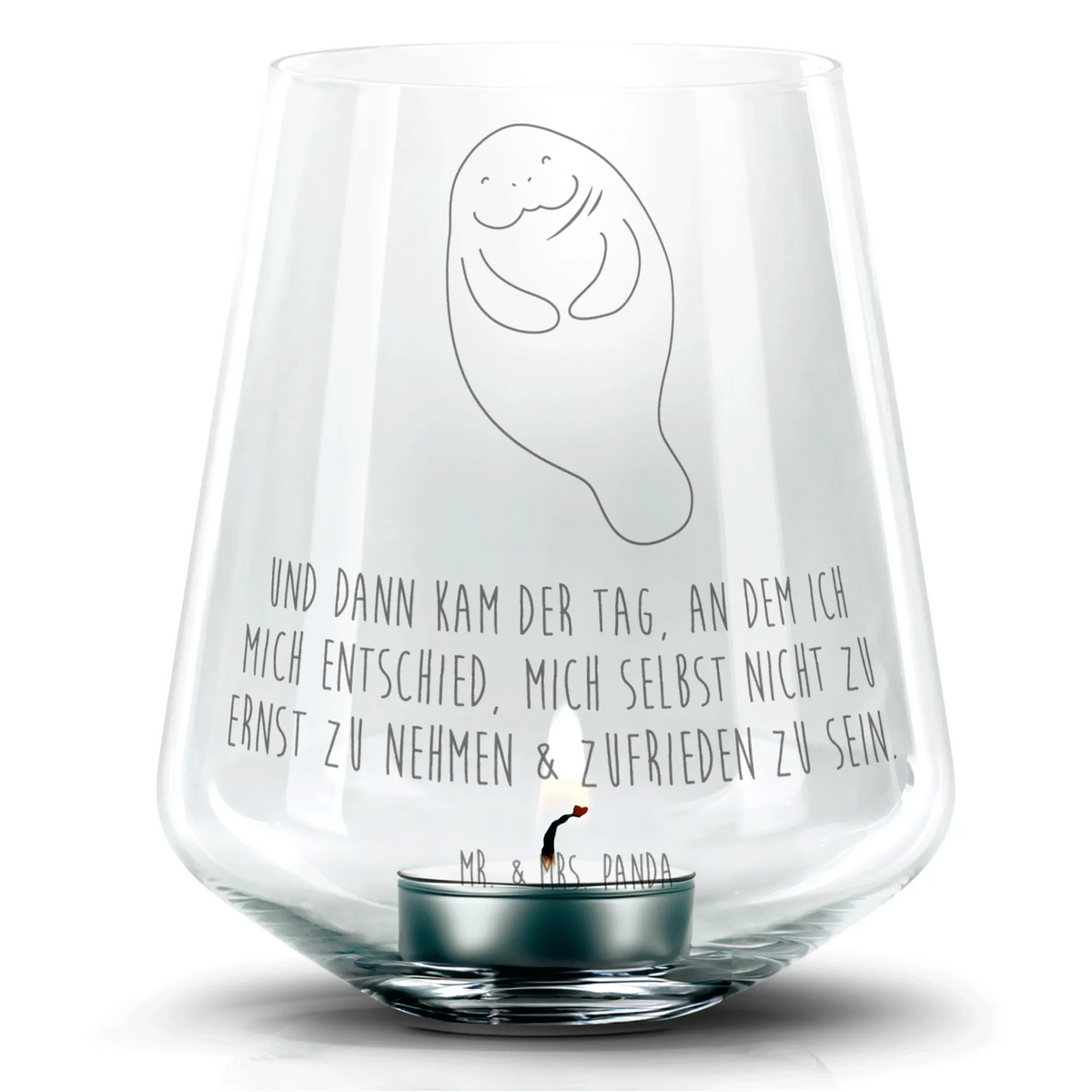 Gravur Windlicht Seekuh Happy windlichtglas, glas kerzenhalter, Glas Teelichthalter, dekolicht, Gravur Teelicht, Deko Windlicht, Gravur Laterne, Windlicht graviert, Kerzenglas, Graviertes Windlicht, Laterne mit Gravur, gravur glas, windlicht mit gravur, Windlicht Glas, Kerzenhalter Glas, Kerzenhalter, Gravur Windlicht, Stumpenkerzenhalter, Glas Windlicht, Teelicht Glas, Teelichthalter, Laterne, Meer, Urlaub, Meerestiere, Freundin, Respekt, Seekühe, Zufrieden, Achtsamkeit, Liebeskummer, Seekuh, Neuanfang, Neustart, Selbstliebe