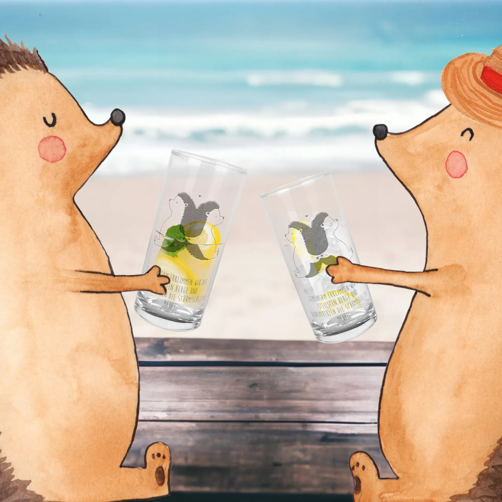 Wasserglas Igel händchenhaltend Wasserglas Für Büro, Glas Für Küche, Wasserglas Handgeblasen, Glas Für Erwachsene, Wasserglas Set, Glas Für Zuhause, Wasserglas, Wasserglas Dickwandig, Wasserglas Aus Borosilikatglas, Wasserglas Design, Glas Transparent, Glas Rund, Wasserglas Groß, Wasserglas Spülmaschinenfest, Glas Klar, Wasserbecher, Glas Für Gastronomie, Glasbecher, Nachhaltiges Wasserglas, Wasserglas Für Alltag, Wasserglas Aus Kristall, Trinkbecher Glas, Alltagsglas, Umweltfreundliches Trinkglas, Wasserglas Klein, Wasserglas Klassisch, Wasserglas Elegant, Glas Für Getränke, Glas Für Tafelwasser, Wasserglas Bunt, Glas Zylindrisch, Glas Für Esstisch, Wasserglas Einzeln, Glas Ohne Henkel, Wasserglas Als Geschenk, Glas Für Erfrischungsgetränke, Wasserglas Für Gäste, Wasserglas Schlicht, Wasserglas Stapelbar, Wasserglas Modern, Glas Für Wasser, Trinkglas, Wasserglas Dünnwandig, Glas Für Kinder, Wasserglas Robust, Liebe, Partner, Freund, Freundin, Ehemann, Ehefrau, Heiraten, Verlobung, Heiratsantrag, Liebesgeschenk, Jahrestag, Hocheitstag, Lieblingsmensch, Love, Hand in Hand, Igelliebe, Liebesbeweis, Liebesbotschaft, große Liebe, Geschenk für zwei, Igel, Gemeinsamkeit, Hochzeit