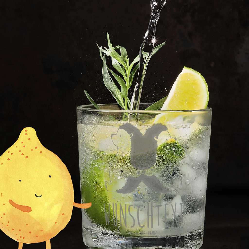 Personalisiertes Gin Glas Igel händchenhaltend Vintage Gin Glas Mit Wunschname, Gin Glas Für Tasting Mit Wunschname, Gin-Copa Mit Namensgravur, Großes Gin Glas Mit Wunschname, Personalisiertes Gin Glas, Dickwandiges Gin Glas Mit Namen, Gin Glas Geschenkidee Mit Namensgravur, Gin Glas 500 ml Mit Namensgravur, Premium Gin Glas Mit Namen, Longdrinkglas Mit Wunschname, Gin-Gläser Set Mit Wunschname, Gin-Glas Ohne Stiel Mit Wunschname, Klassisches Gin Glas Mit Namen, Balloon Glas Mit Wunschname, Gin & Tonic Glas Mit Namensgravur, Gin-Ballon Glas Mit Wunschname, Tumbler Glas Mit Namen, Gin-Copa Glas Mit Stiel Und Namensgravur, Dünnwandiges Gin Glas Mit Namensgravur, Gin Glas Für Party Mit Namensgravur, Gin-Glas Set Mit Namen, Handgeschliffenes Gin Glas Mit Namensgravur, Gin-Tumbler Mit Namen, Cocktailglas Für Gin Mit Namen, Gin Glas Mit Namensgravur, Kristall Gin Glas Mit Namensgravur, Gin Glas Für Zuhause Mit Wunschname, Gin Glas Für Bar Mit Namen, Modernes Gin Glas Mit Namensgravur, Gin Glas Für Cocktailabend Mit Namen, Gin-Glas Mit Stiel Und Namen, Spülmaschinenfestes Gin Glas Mit Wunschname, Designer Gin Glas Mit Wunschname, Rundes Gin Glas Mit Namen, Gin Glas Mit Gravurfläche Für Namen, Liebe, Partner, Freund, Freundin, Ehemann, Ehefrau, Heiraten, Verlobung, Heiratsantrag, Liebesgeschenk, Jahrestag, Hocheitstag, Liebesbotschaft, Igelliebe, Love, Geschenk für zwei, Igel, Hand in Hand, Gemeinsamkeit, Lieblingsmensch, Hochzeit, Liebesbeweis, große Liebe