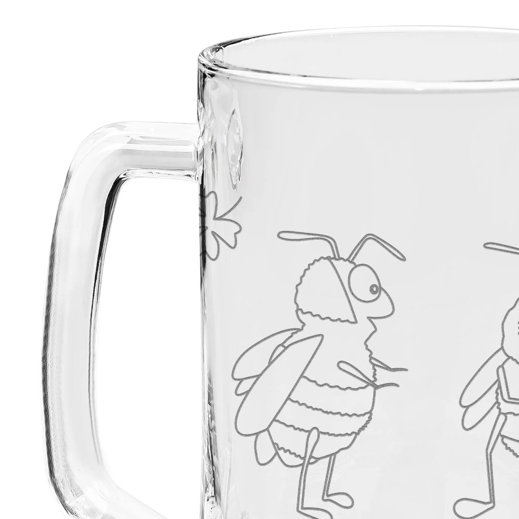 Grawerowany Kufel Piwa pszczoły para Familienbild Gravur Krug, Bierhumpen Mit Gravur, Bierkrug Personalisiert Mit Gravur, Bierkrug Mit Gravur, Bierkrug Geschenk Mit Gravur, Kellnerkrug Mit Gravur, Hochzeitsgravur Bierkrug, Zinnkrug Mit Gravur, Wunschgravur Krug, Initialen Gravur Krug, Edelstahlkrug Mit Gravur, Sammlerkrug Mit Gravur, Bierkrug Für Geburtstag Mit Gravur, Oktoberfestkrug Mit Gravur, Bierkrug Für Vatertag Mit Gravur, Glaskrug Mit Gravur, Bierseidel Mit Gravur, Maßkrug Mit Gravur, Bayerischer Bierkrug Gravur, Haustierfoto Gravur Krug, Fotogravur Bierkrug, Bierkrug Mit Spruchgravur, Bierkrug Mit Foto Gravur, Bierkrug Gravierbar, Porzellankrug Mit Gravur, Tonkrug Mit Gravur, Keramikkrug Mit Gravur, Bierkrug Mit Monogramm Gravur, Brauerei Krug Mit Gravur, Namensgravur Bierkrug, Steinzeugkrug Mit Gravur, Gravur Maßkrug, Jubiläumsgravur Bierkrug, ChatGPT:<br />Gravierbarer Bierkrug, Traditioneller Bierkrug Mit Gravur, Rustikaler Bierkrug Gravur, Liebe, Partner, Freund, Freundin, Ehemann, Ehefrau, Heiraten, Verlobung, Heiratsantrag, Liebesgeschenk, Jahrestag, Hocheitstag, für Ehemann, Geschenk für Partner, Liebesbeweis, Hochzeitstag, Schildkröten, Geschenk für Frauen, Geschenk für Freundin, für Männer, Valentinstag, verliebte Schildkröten, Mitbringsel