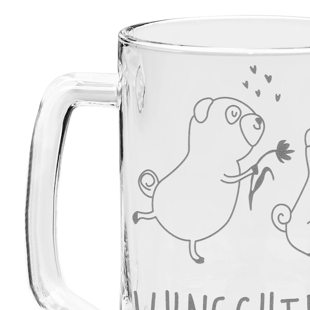 Personalisierter Gravur Bierkrug Mops Verliebt Porzellankrug Mit Wunschname, Steinzeugkrug Mit Namensgravur, Tonkrug Mit Namensdruck, Jubiläums-Krug Mit Namen, Personalisierter Bierkrug Mit Namen, Geburtstagskrug Mit Name, Bierseidel Mit Wunschname, Zinnkrug Mit Namensgravur, Bierhumpen Mit Namensdruck, Traditioneller Bierkrug Mit Wunschname, Oktoberfestkrug Mit Name, Kellnerkrug Mit Wunschname, Bierkrug Mit Namensgravur, Brauerei-Krug Mit Wunschname, Gravierbarer Maßkrug Mit Namen, Rustikaler Bierkrug Mit Namen, Maßkrug Mit Namensdruck, Bayerischer Bierkrug Mit Namensgravur, Vatertagskrug Mit Wunschname, Glaskrug Mit Namensgravur, Bierkrug Geschenk Mit Namensgravur, Sammlerkrug Mit Namensgravur, Hochzeitskrug Mit Namensgravur, Edelstahlkrug Mit Name, Keramikkrug Mit Wunschname, Hund, Hundemotiv, Haustier, Hunderasse, Tierliebhaber, Hundebesitzer, Sprüche, Mops, Liebe, Hundeliebe, Möpse, verliebt, Geschenk Freund, Liebesspruch. Verlobt, Partner