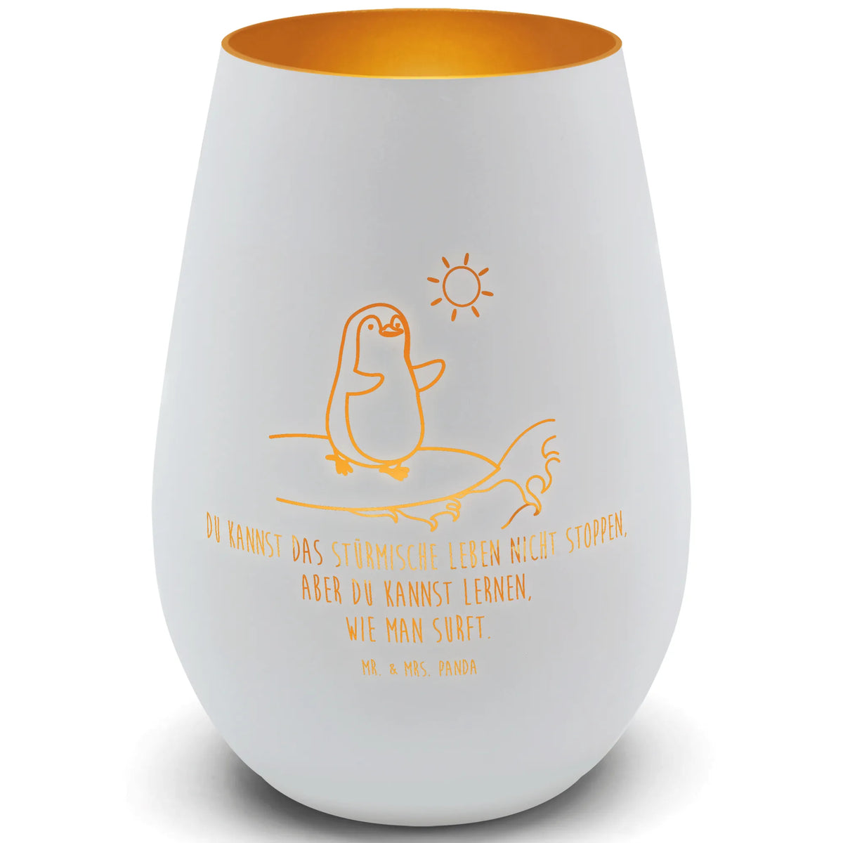 Gold Windlicht Pinguin Surfer Windlicht Terrasse, Windlicht Teelicht, Goldenes Windlicht, Windlicht Gravur, Glas Windlicht, licht deko, kerzenhalter für teelichter, Gartenlicht, Teelichthalter, Kerzenglas, Windlicht Balkon, Outdoor Windlicht, gold teelichthalter, Teelichthalter Gold, Tischlaterne, Teelichthalter Glas, Glaslaterne, deko licht, gold kerzenhalter, Kerzenhalter, Graviertes Windlicht, Windlicht Glas, dekolicht, teelichtglas, Garten Windlicht, Windlicht Gold, Laterne, windlicht mit gravur, Deko Windlicht, Gold Windlicht, ambiente licht, Pinguin, Hawaii, Surfen, Surfer, Wellen, Wellen Reiten, Urlaub, Pinguine, Portugal