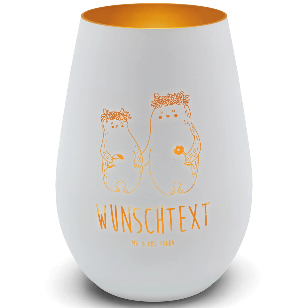 Gold Windlicht Personalisiert Bären mit Blumenkranz Deko Windlicht Gold Mit Namen, Windlicht Gold Geschenk Personalisiert, Windlicht Mit Persönlicher Botschaft Gold, Edles Windlicht Goldfarben Mit Text, Windlicht Gold Für Innenbereich Mit Wunschtext, Tischdeko Windlicht Gold Mit Namen, Gold Windlicht Hochzeit Mit Wunschtext, Windlicht In Gold Personalisiert, Goldener Teelichthalter Mit Wunschtext, Windlicht Gold Mit Liebevollem Spruch, Windlicht Mit Gravur Goldfarben, Windlicht Gold Für Weihnachten Mit Spruch, Kerzenhalter Gold Mit Gravur, Windlicht Aus Metall Gold Mit Gravur, Laterne Gold Mit Personalisierung, Windlicht Mit Wunschtext Gold, Personalisiertes Windlicht Gold, Windlicht Aus Glas Gold Mit Text, Windlicht Mit Widmung Goldfarben, Luxuriöses Windlicht In Gold Personalisiert, Windlicht Mit Initialen In Gold, Windlicht Gold Mit Namen, Windlicht Gold Romantisch Mit Gravur, Windlicht Gold Mit Spruch, Windlicht Goldfarben Mit Personalisierung, Familie, Vatertag, Muttertag, Bruder, Schwester, Mama, Papa, Oma, Opa, Bären, Tochter, Kinder, beste Mutter, Lieblingsmensch, Mutter, Geschenk Mama. Muttertag, weltbeste Mama, Bär, Lieblingsmama, Töchter, Mutti, Vorbild, Family, Kind, Mami