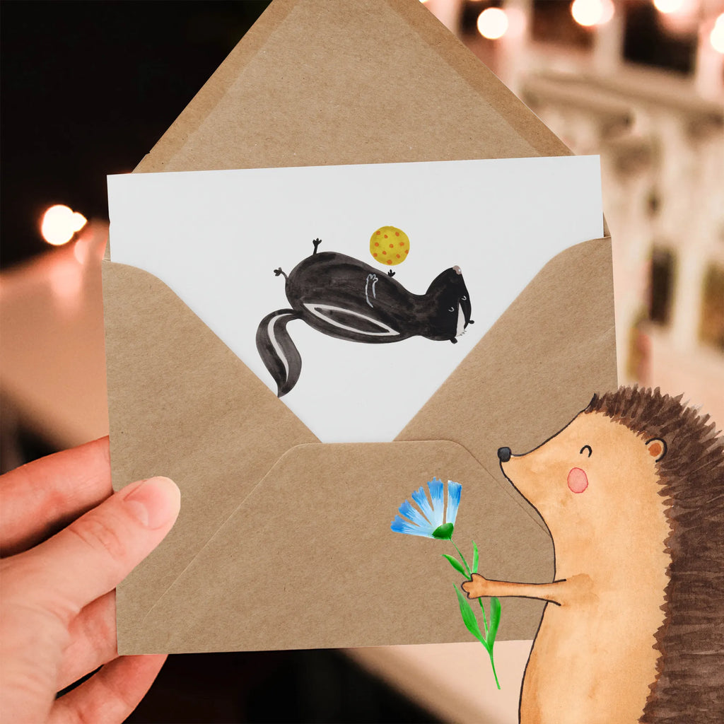 Deluxe Card skunk ball Glückwunschkarte, Klappkarte, Grußkarte, faltkarte, anlasskarte, doppelkarte, Stinktier, Skunk, Weisheit, Stinker, Wildtier, Stinki, Verspielt, Raubtier