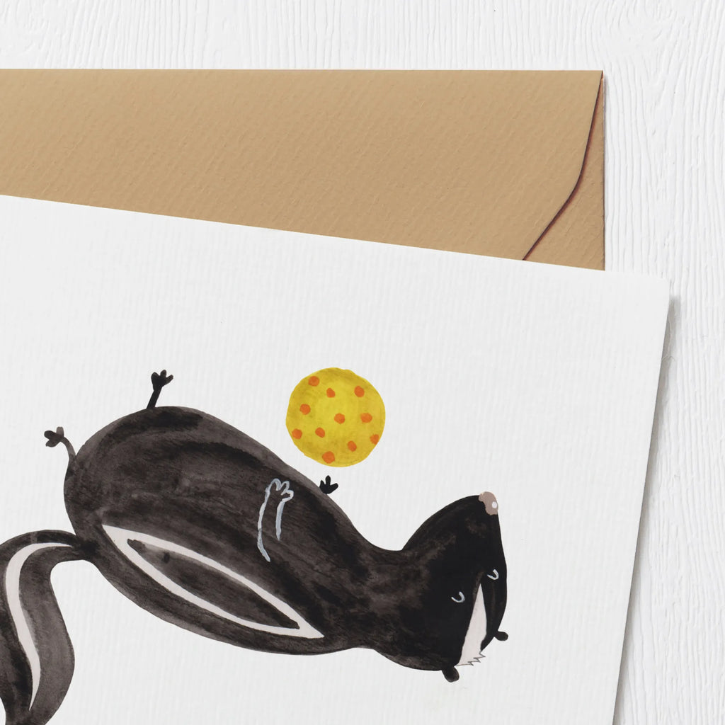 Deluxe Card skunk ball Glückwunschkarte, Klappkarte, Grußkarte, faltkarte, anlasskarte, doppelkarte, Stinktier, Skunk, Weisheit, Stinker, Wildtier, Stinki, Verspielt, Raubtier