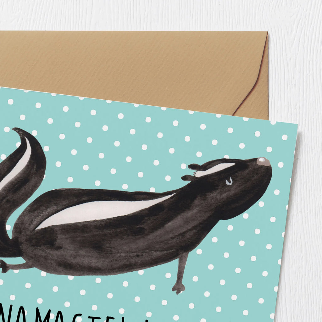 Deluxe Card skunk yoga Glückwunschkarte, doppelkarte, faltkarte, Klappkarte, Grußkarte, anlasskarte, Stinktier, Skunk, Lebe, Stinki, Yoga, Liebe, Lache, Namaste, Wildtier, Raubtier, Stinker