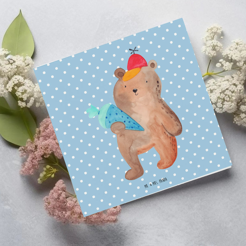Deluxe Card bear School cone Hochwertige Klappkarte, Karte, Geburtstagskarte, Einladungskarte, Klappkarte, Glückwunschkarte, Hochzeitskarte, Grußkarte, Hochwertige Grußkarte, Bär, Teddy, Teddybär, Bär Motiv, Einschulung Geschenk, Erster Schultag Geschenk, Grundschule, Schule Geschenk, Schulanfang, Schultüte, Schulbeginn