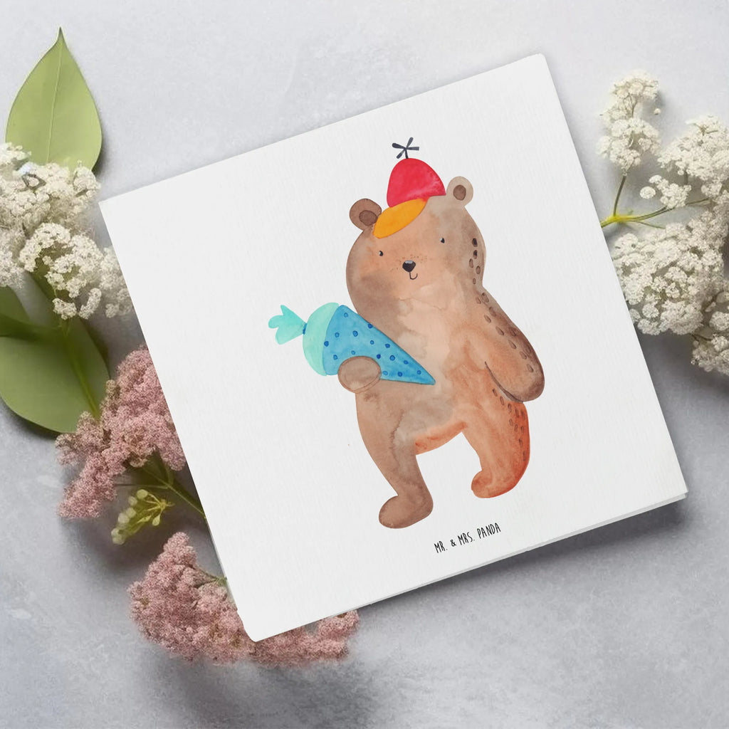 Deluxe Card bear School cone Hochwertige Klappkarte, Karte, Geburtstagskarte, Einladungskarte, Klappkarte, Glückwunschkarte, Hochzeitskarte, Grußkarte, Hochwertige Grußkarte, Bär, Teddy, Teddybär, Bär Motiv, Einschulung Geschenk, Erster Schultag Geschenk, Grundschule, Schule Geschenk, Schulanfang, Schultüte, Schulbeginn