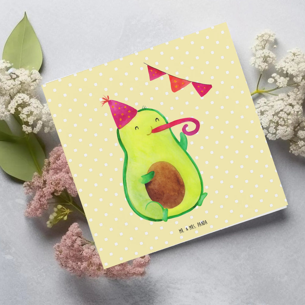 Deluxe Card avocado party Glückwunschkarte, Grußkarte, Hochwertige Grußkarte, Geburtstagskarte, Einladungskarte, Karte, Hochzeitskarte, Hochwertige Klappkarte, Klappkarte, Avocado, Veggie, Vegan, Gesund, Abifeier, Abschluss, Schulabschluss, Feier, Firmenfeier, Feierei, Prüfung, Happy Birthday, Party, Abi, Jahrestag, Jubiläum, Lieblingstag, Avocados, Klassenfeier, Bestanden, Geburtstagsfeier, Geburtstag