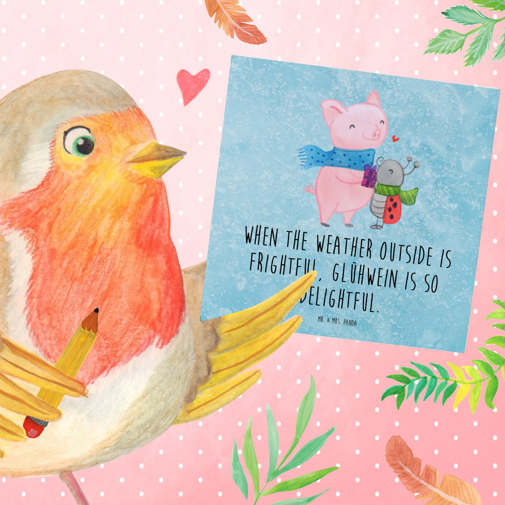 Deluxe Card Glow Pig Snuggle Hochzeitskarte, Hochwertige Grußkarte, Klappkarte, Grußkarte, Karte, Hochwertige Klappkarte, Geburtstagskarte, Glückwunschkarte, Einladungskarte, Winter, Weihnachten, Weihnachtsdeko, Nikolaus, Advent, Heiligabend, Wintermotiv, Marienkäfer in Winterkleidung, Süßer Marienkäfer gibt Geschenk, Winterlicher Glühwein Spruch, Kreatives Glühschwein Design, Smörle der stolze Marienkäfer, Romantische Geschenkidee Glühwein, Glühwein ist köstlich Spruch, Handgezeichnetes Glühschwein, Herzliches Marienkäfer Motiv, Glühwein Liebhaber Geschenk
