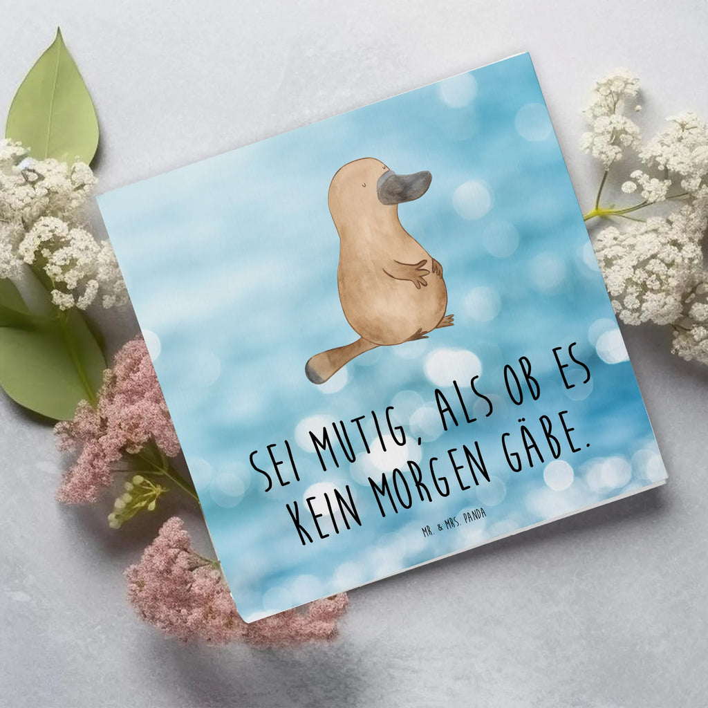 Deluxe Card platypus courage Karte, Hochzeitskarte, Grußkarte, Glückwunschkarte, Hochwertige Grußkarte, Einladungskarte, Geburtstagskarte, Klappkarte, Hochwertige Klappkarte, Meerestiere, Meer, Urlaub, mutig, Mut, Schnabeltier, Neustart, Training, Arbeit, Motivation, Büro, Raodtrip, Schnabeltiere, Neuanfang, Lebensweisheit, Weltreise