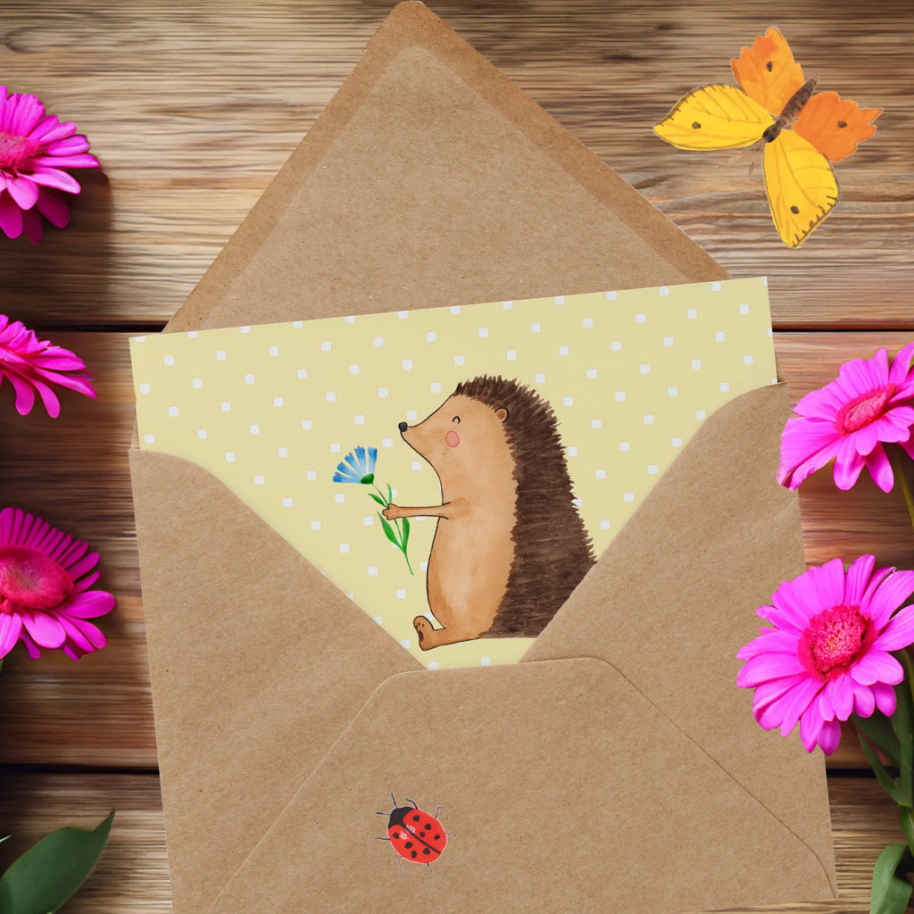 Deluxe Card Hedgehog Flower Glückwunschkarte, Grußkarte, Karte, Klappkarte, Hochwertige Klappkarte, Einladungskarte, Hochwertige Grußkarte, Geburtstagskarte, Hochzeitskarte, Tiermotive, Gute Laune, lustige Sprüche, Tiere, krank, Genesungswünsche, Gute Besserung, Besuch, Igel, Krankenhaus, Krankheit