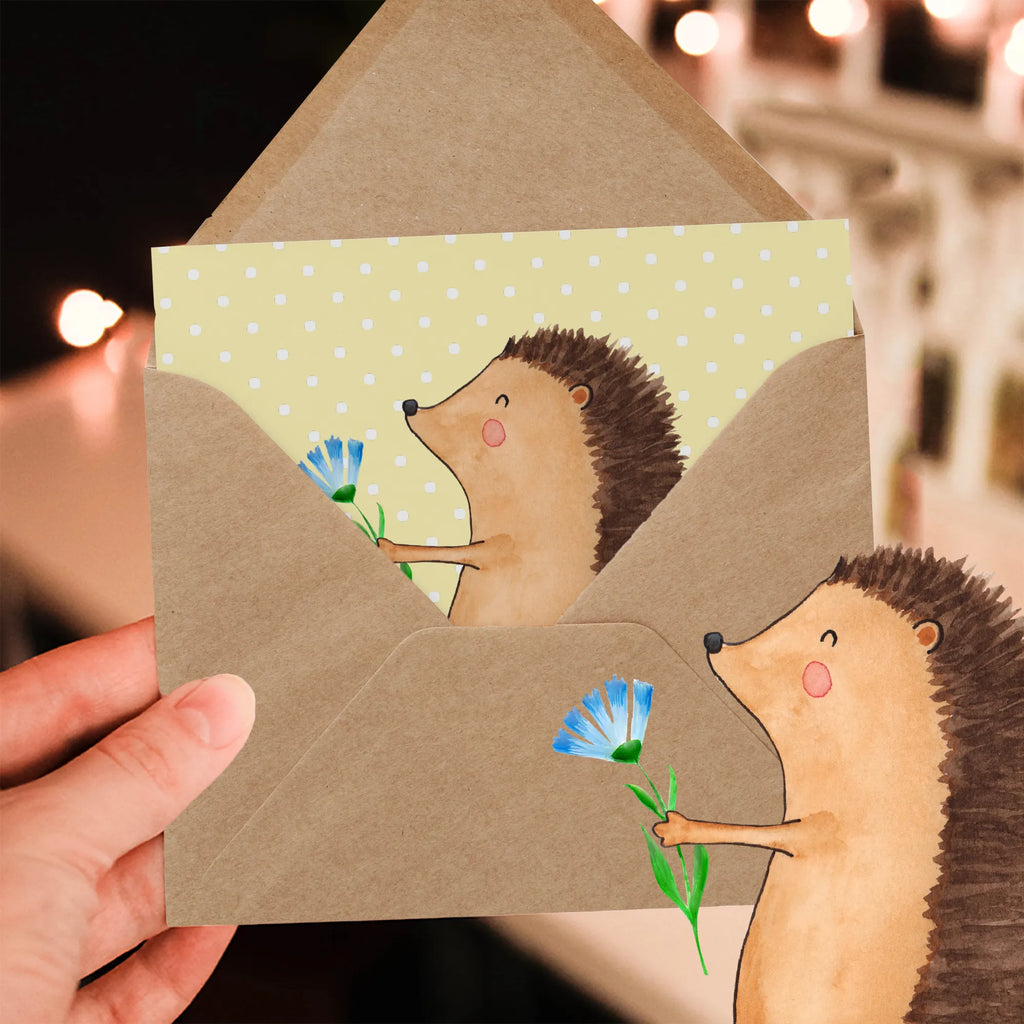 Deluxe Card Hedgehog Flower Glückwunschkarte, Grußkarte, Karte, Klappkarte, Hochwertige Klappkarte, Einladungskarte, Hochwertige Grußkarte, Geburtstagskarte, Hochzeitskarte, Tiermotive, Gute Laune, lustige Sprüche, Tiere, krank, Genesungswünsche, Gute Besserung, Besuch, Igel, Krankenhaus, Krankheit