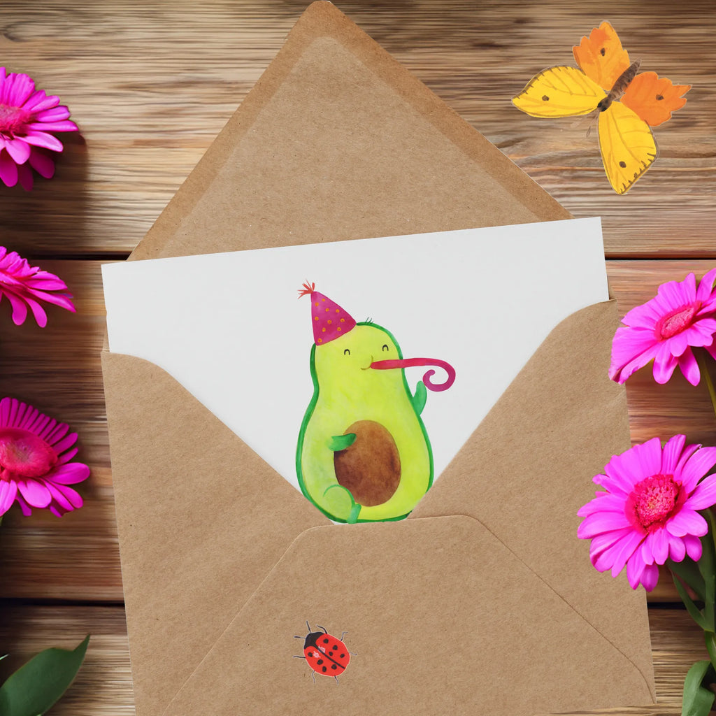 Deluxe Card avocado Celebration Hochwertige Grußkarte, Geburtstagskarte, Einladungskarte, Hochzeitskarte, Klappkarte, Hochwertige Klappkarte, Karte, Glückwunschkarte, Grußkarte, Avocado, Veggie, Vegan, Gesund, Tröte, Feierlichkeit, Feier, Geburtstag, Gute Laune, Fete, Party