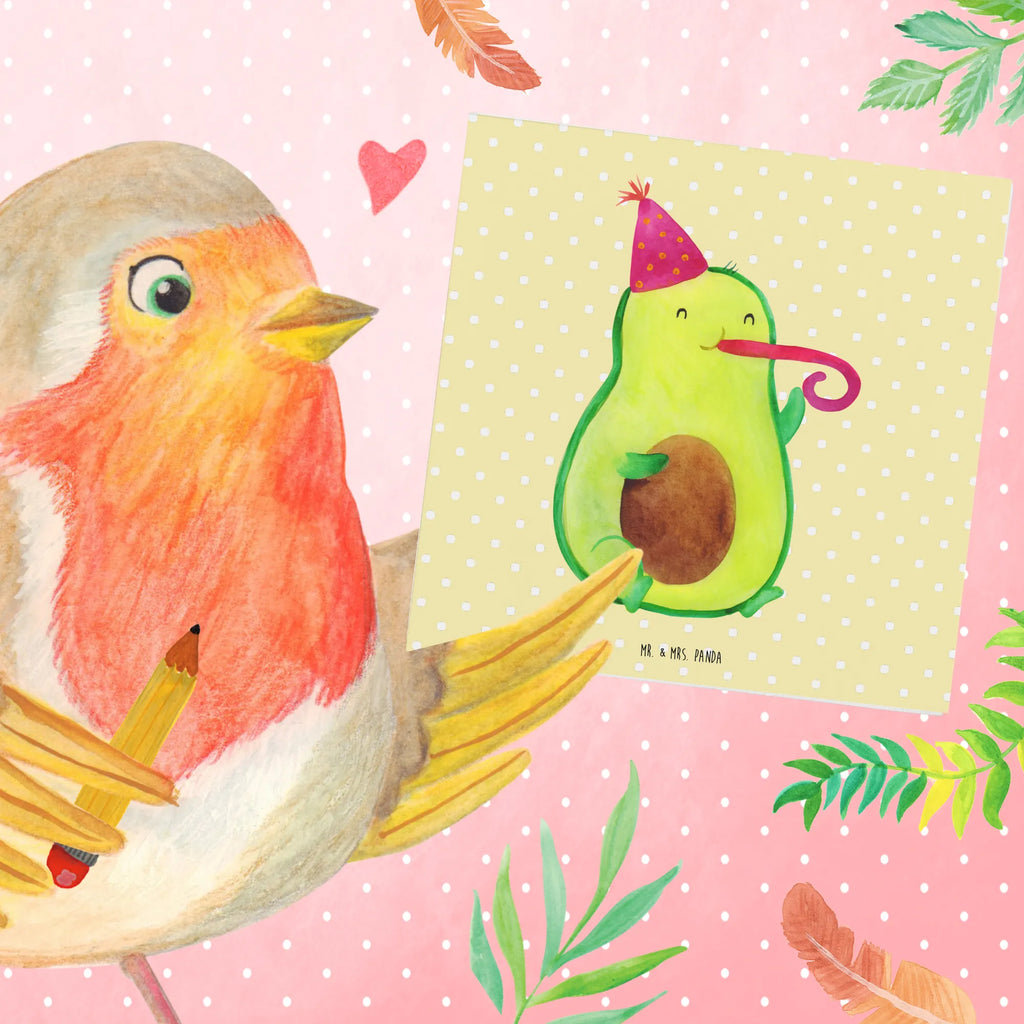 Deluxe Card avocado Celebration Hochwertige Grußkarte, Geburtstagskarte, Einladungskarte, Hochzeitskarte, Klappkarte, Hochwertige Klappkarte, Karte, Glückwunschkarte, Grußkarte, Avocado, Veggie, Vegan, Gesund, Tröte, Feierlichkeit, Feier, Geburtstag, Gute Laune, Fete, Party