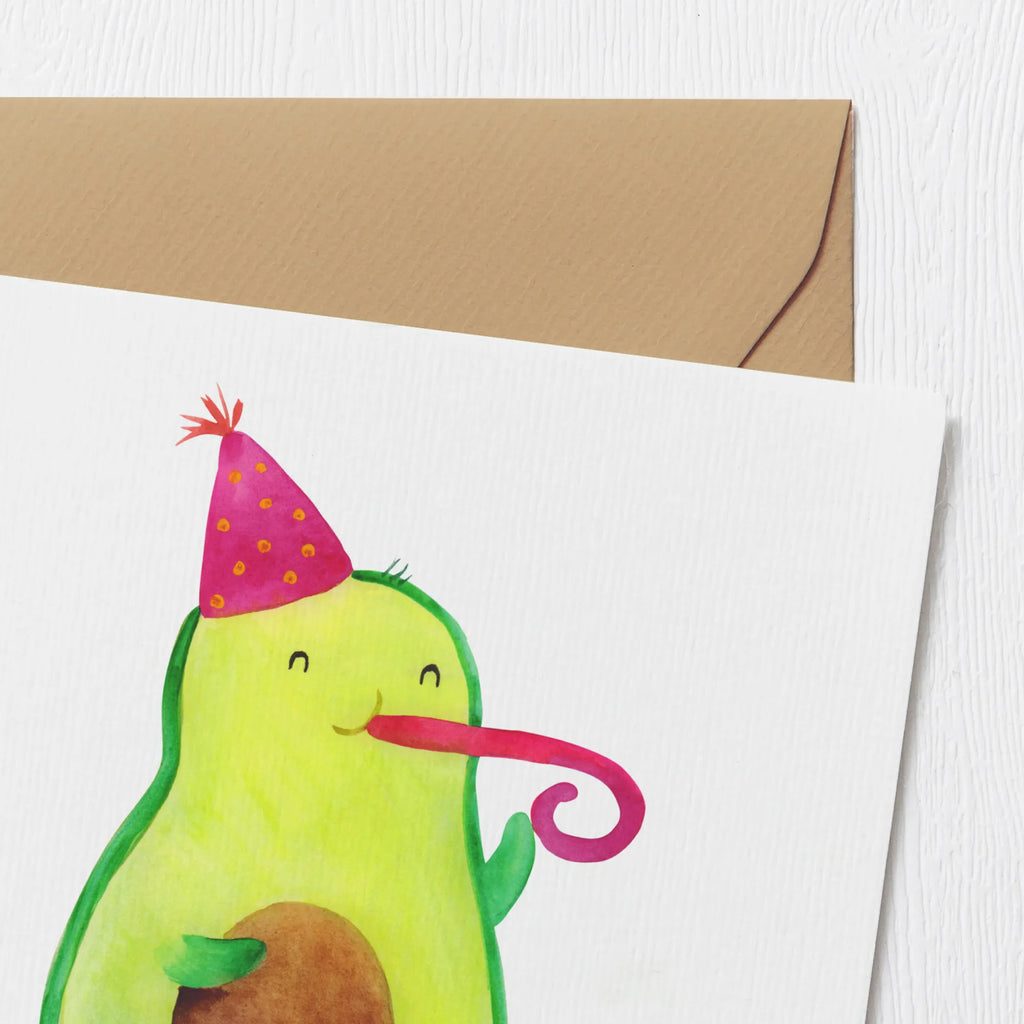 Deluxe Card avocado Celebration Hochwertige Grußkarte, Geburtstagskarte, Einladungskarte, Hochzeitskarte, Klappkarte, Hochwertige Klappkarte, Karte, Glückwunschkarte, Grußkarte, Avocado, Veggie, Vegan, Gesund, Tröte, Feierlichkeit, Feier, Geburtstag, Gute Laune, Fete, Party