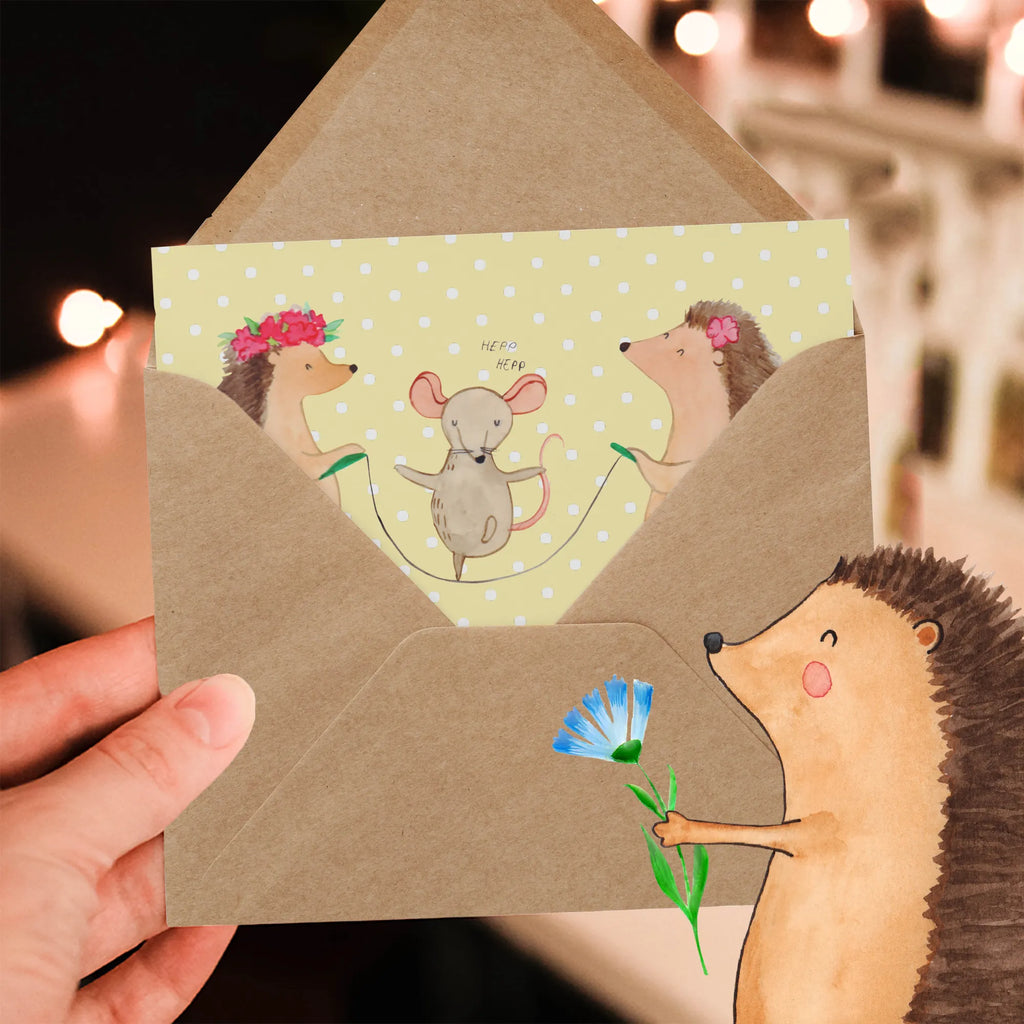 Deluxe Card Hedgehog skipping Grußkarte, Karte, Einladungskarte, Geburtstagskarte, Glückwunschkarte, Hochzeitskarte, Klappkarte, Hochwertige Klappkarte, Hochwertige Grußkarte, Tiermotive, Gute Laune, lustige Sprüche, Tiere, Igel, Seilhüpfen, Seilspringen, Maus, Kindergarten, Kinder