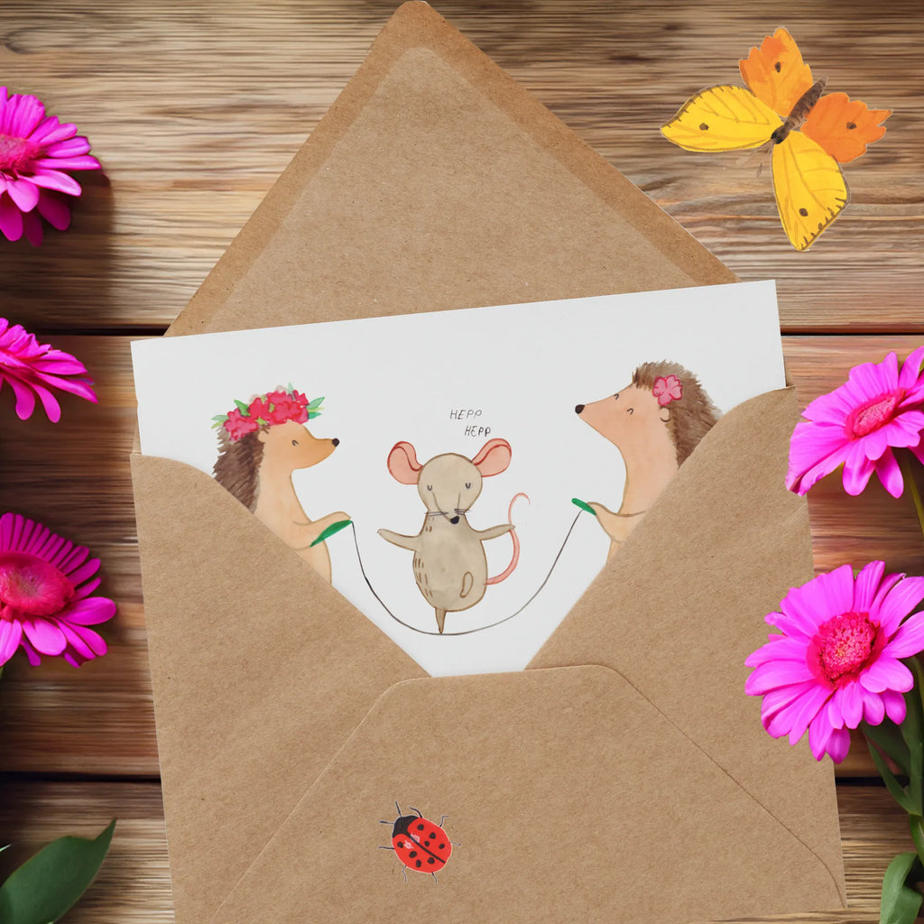 Deluxe Card Hedgehog skipping Grußkarte, Karte, Einladungskarte, Geburtstagskarte, Glückwunschkarte, Hochzeitskarte, Klappkarte, Hochwertige Klappkarte, Hochwertige Grußkarte, Tiermotive, Gute Laune, lustige Sprüche, Tiere, Igel, Seilhüpfen, Seilspringen, Maus, Kindergarten, Kinder
