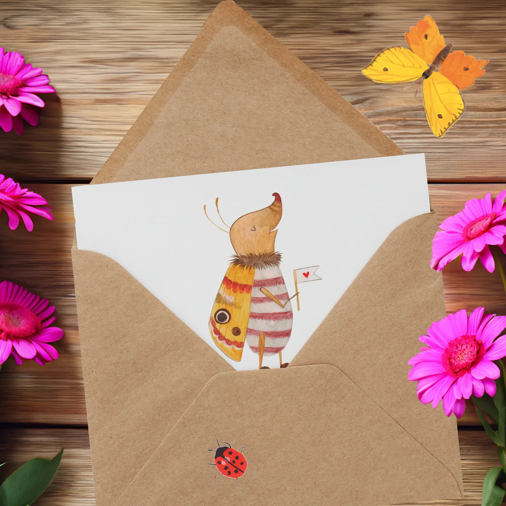 Deluxe Karte Nachtfalter Fähnchen Karte, Hochwertige Klappkarte, Geburtstagskarte, Glückwunschkarte, Einladungskarte, Klappkarte, Grußkarte, Hochwertige Grußkarte, Hochzeitskarte, Tiermotive, Gute Laune, lustige Sprüche, Tiere, Nachtfalter, Spruch lustig, Spruch witzig, Was kostet die Welt, Käfer, niedlich, Küche Deko, süß