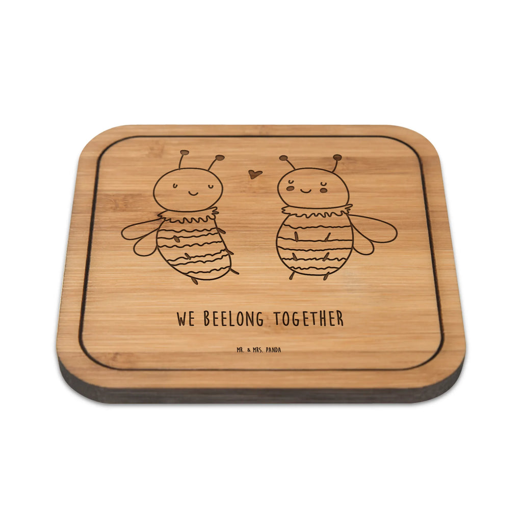 Untersetzer quadratisch Biene Verliebt Unterlage Für Tassen, Untersetzer Für Esstisch, Glasuntersetzer, Design Untersetzer, Coaster Quadratisch, Untersetzer Aus Holz Quadratisch, Unterlage Für Gläser, Dekorativer Untersetzer Quadratisch, Kratzschutz Für Tisch, nachhhaltig Unterstzer, Holzuntersetzer Quadratisch, Untersetzer Für Küche, Handgemachter Untersetzer, Keramikuntersetzer, Quadratischer Untersetzer, Bambusuntersetzer Quadratisch, Robuster Untersetzer, Rutschfester Untersetzer, Filzuntersetzer Quadratisch, Untersetzer Aus Filz, Hitzebeständiger Untersetzer, Umweltfreundlicher Untersetzer, Korkuntersetzer Quadratisch, Getränkeuntersetzer, Untersetzer Geschenk, Untersetzer 4er Set, Untersetzer 6er Set, Nachhaltiger Untersetzer, Tassenuntersetzer, Tischschoner, Getränkeunterlage, Untersetzer Aus Kork, Tassenunterlage, Klassischer Getränkeuntersetzer, Moderner Tischuntersetzer, Glasunterlage, Tischuntersetzer Quadratisch, Untersetzer Quadratisch, Unterlage Für Becher, Schieferuntersetzer Quadratisch, Untersetzer Für Wohnzimmer, Untersetzer Büro, Bierdeckel, Becheruntersetzer, Tassen Schutz, Gläser Schutz, Biene, Wespe, Hummel