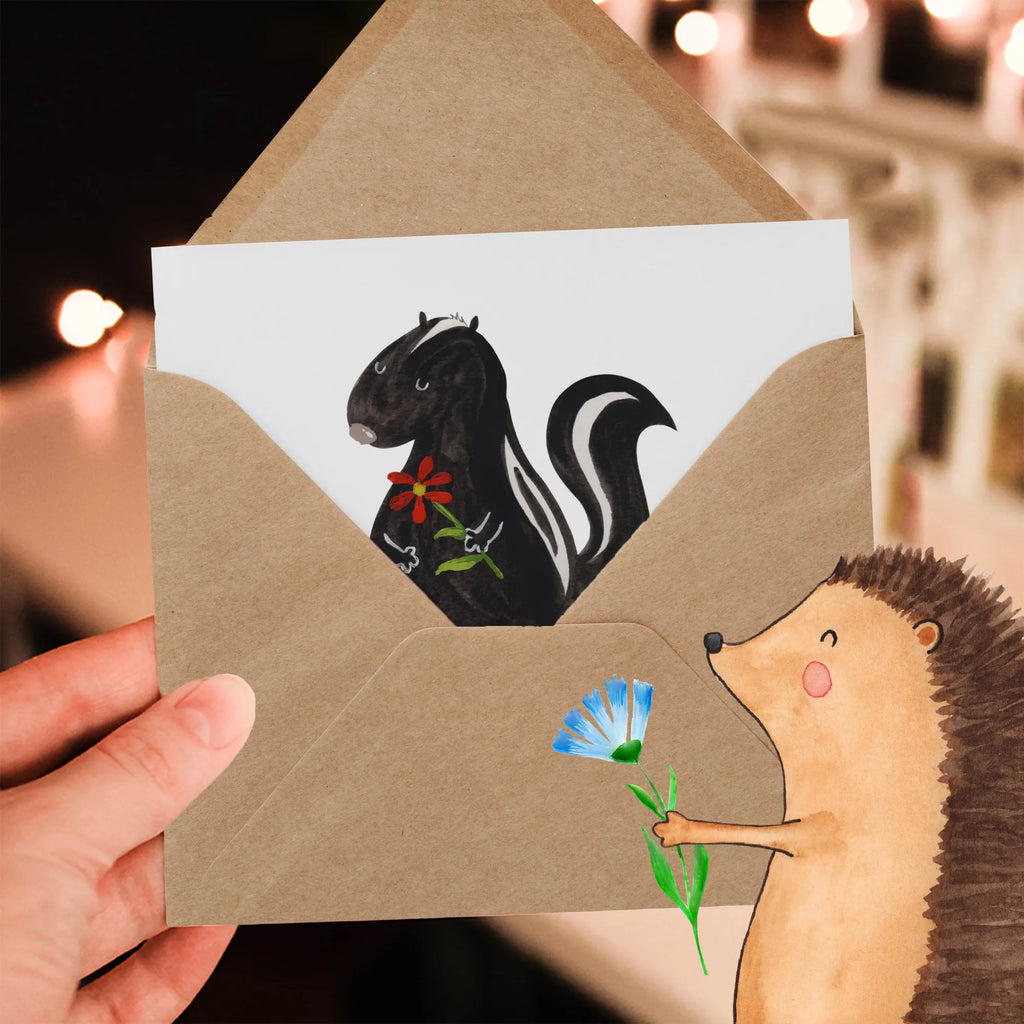 Personalisierte Deluxe Karte Stinktier Blume Personalisiertere Klappkarte, Grußkarte mit Namen, Personalisierte Einladungskarte, Grußkarte selbst gestalten, Personalisierte Karte, Grußkarten personalisiert, Grußkarte selber drucken, Personalisierte Grußkarte, Personalisierte Glückwunschkarte, Personalisierte Hochzeitskarte, Personalisierte Geburtstagskarte, Grußkarte mit persönlichen Nachrichten, Grußkarte als Geldgeschenk, Stinktier, Skunk, Träume, Stinki, Stinker, Tagträumer, Wildtier, Raubtier, verträumt, Dreams