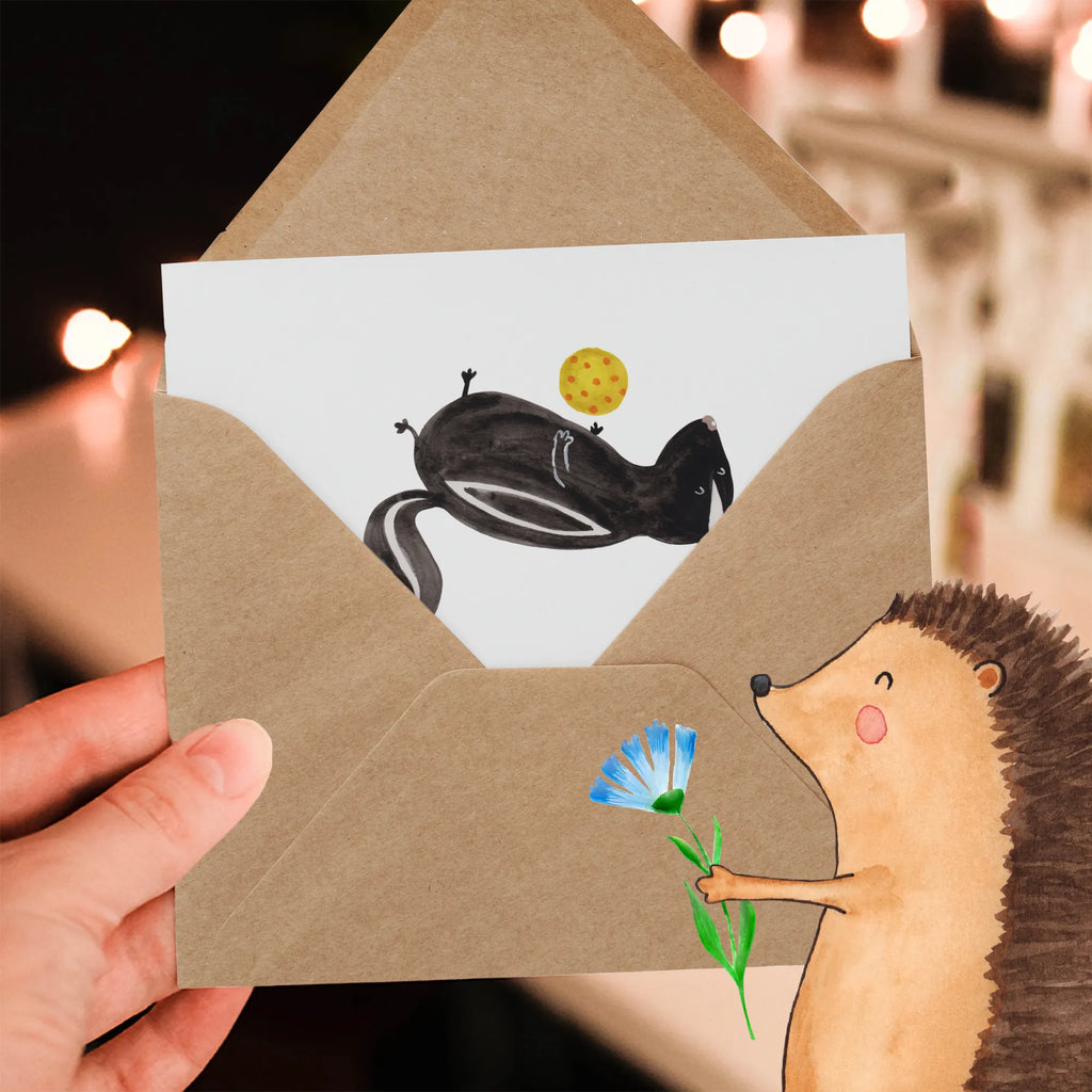 Personalized Deluxe Card skunk ball Personalisierte Glückwunschkarte, Personalisiertere Klappkarte, Personalisierte Geburtstagskarte, Grußkarte als Geldgeschenk, Personalisierte Grußkarte, Personalisierte Karte, Grußkarte selber drucken, Grußkarte mit Namen, Personalisierte Einladungskarte, Grußkarte selbst gestalten, Grußkarte mit persönlichen Nachrichten, Personalisierte Hochzeitskarte, Grußkarten personalisiert, Stinktier, Skunk, Stinki, Wildtier, Stinker, verspielt, Raubtier, Weisheit