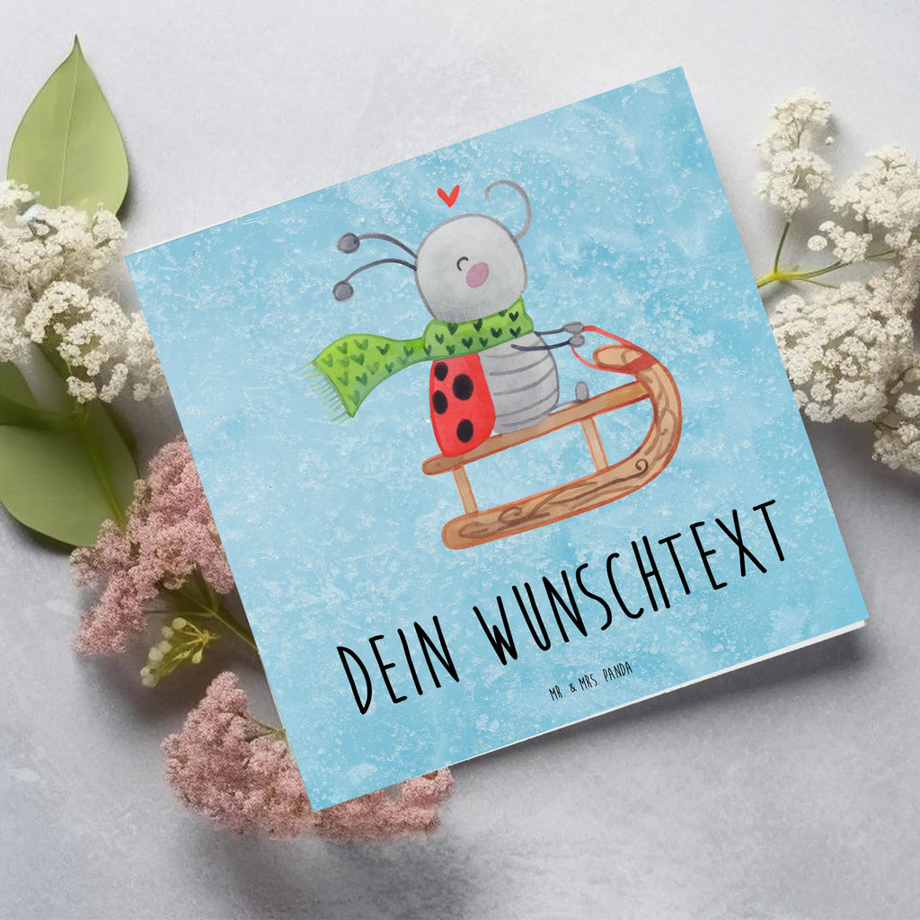 Personalisierte Deluxe Karte Smörle Rodeln Grußkarte mit Namen, Personalisiertere Klappkarte, Personalisierte Grußkarte, Grußkarte als Geldgeschenk, Grußkarten personalisiert, Grußkarte selbst gestalten, Personalisierte Karte, Grußkarte selber drucken, Personalisierte Glückwunschkarte, Personalisierte Einladungskarte, Grußkarte mit persönlichen Nachrichten, Personalisierte Geburtstagskarte, Personalisierte Hochzeitskarte, Winter, Weihnachten, Weihnachtsdeko, Nikolaus, Advent, Heiligabend, Wintermotiv, Schlittenfahren, Smörle, Marzipan