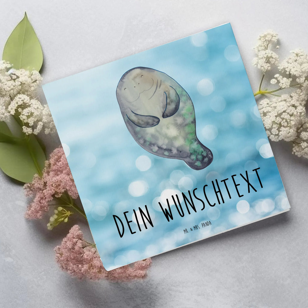 Personalized Deluxe Card manatee happy Grußkarte als Geldgeschenk, Personalisierte Glückwunschkarte, Personalisierte Grußkarte, Grußkarte selber drucken, Personalisierte Karte, Grußkarte mit Namen, Grußkarte mit persönlichen Nachrichten, Personalisierte Hochzeitskarte, Grußkarte selbst gestalten, Personalisierte Einladungskarte, Personalisiertere Klappkarte, Personalisierte Geburtstagskarte, Grußkarten personalisiert, Meerestiere, Meer, Urlaub, Selbstliebe, Zufrieden, Freundin, Achtsamkeit, Respekt, Neustart, Seekühe, Seekuh, Neuanfang, Liebeskummer