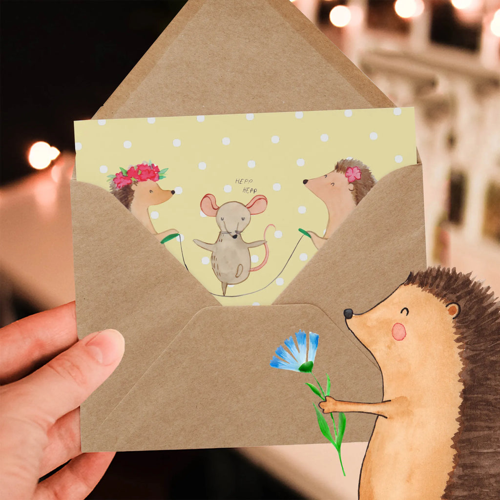 Personalized Deluxe Card Hedgehog skipping Personalisierte Grußkarte, Grußkarte mit persönlichen Nachrichten, Grußkarten personalisiert, Personalisierte Glückwunschkarte, Personalisierte Geburtstagskarte, Personalisierte Karte, Personalisiertere Klappkarte, Personalisierte Einladungskarte, Grußkarte als Geldgeschenk, Grußkarte selber drucken, Personalisierte Hochzeitskarte, Grußkarte selbst gestalten, Grußkarte mit Namen, Tiermotive, Gute Laune, lustige Sprüche, Tiere, Kinder, Igel, Seilspringen, Maus, Kindergarten, Seilhüpfen