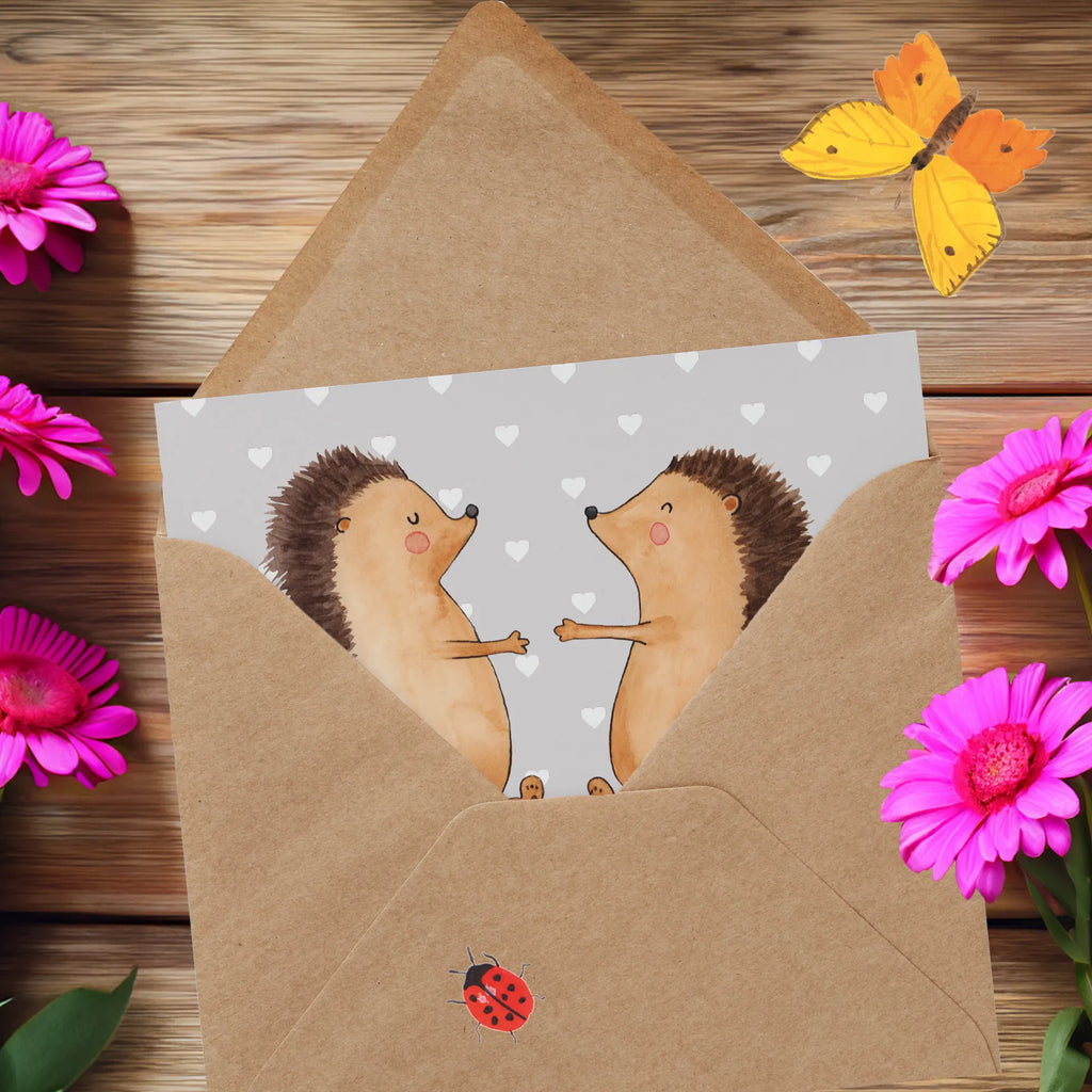 Personalisierte Deluxe Karte Igel Liebe Personalisiertere Klappkarte, Grußkarte selbst gestalten, Personalisierte Karte, Grußkarte mit Namen, Personalisierte Einladungskarte, Personalisierte Hochzeitskarte, Grußkarte mit persönlichen Nachrichten, Personalisierte Grußkarte, Personalisierte Glückwunschkarte, Grußkarte selber drucken, Grußkarten personalisiert, Personalisierte Geburtstagskarte, Grußkarte als Geldgeschenk, Liebe, Partner, Freund, Freundin, Ehemann, Ehefrau, Heiraten, Verlobung, Heiratsantrag, Liebesgeschenk, Jahrestag, Hocheitstag, Igel, Geschenk, Verlobt, Verliebt, Verheiratet, Liebesbeweis, Hochzeit, Hochzeitstag