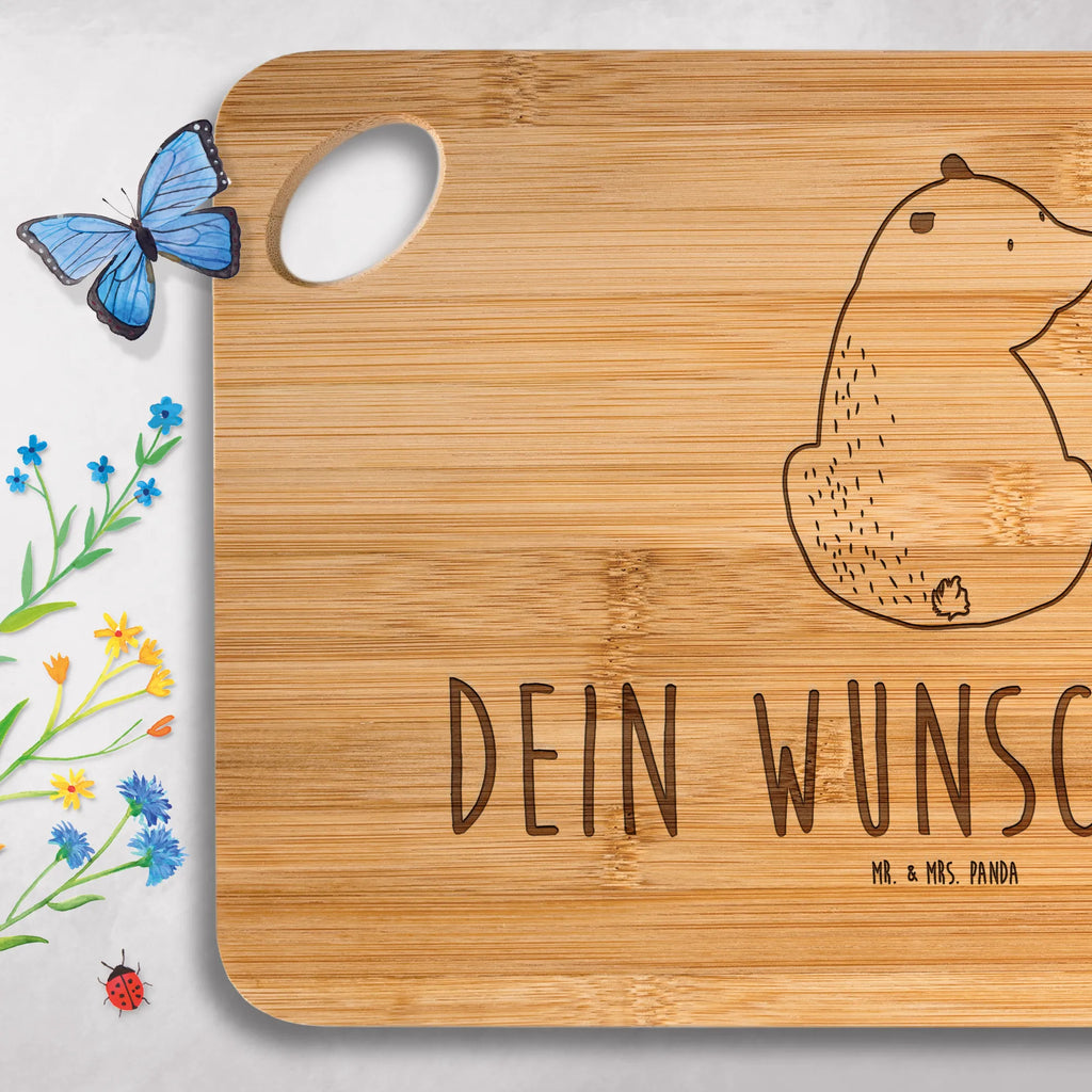 Personalisiertes Schneidebrett Bär Schulterblick Schneidebrett individuell, Schneidebrett Mit Personalisierung, Schneidebrett Mit Motiv Und Namen, Personalisiertes Schneidebrett, Hochwertiges Schneidebrett Mit Gravur, Schneidebrett Mit Initialen, Schneidebrett Mit Gravur, Schneidebrett Geburtstag Mit Gravur, Schneidebrett Holz Mit Namen, Holzbrett Mit Gravur, Schneidebrett Mit Datum, Schneidebrett Mit Spruch Und Namen, Schneidebrett Familie Mit Namen, Frühstücksbrett Mit Namen, Werbegeschenk mit Text, Schneidebrett Mit Wunschtext, Schneidebrett Für Paare Mit Namen, Schneidebrett Mit Herzen Und Wunschtext, Geschenkidee Schneidebrett Mit Namen, Schneidebrett Geschenk Personalisiert, Schneidebrett Bambus Mit Gravur, Schneidebrett Hochzeit Geschenk Mit Gravur, Personalisiertes Küchenbrett, Personalisiertes Bambus Schneidebrett, Schneidebrett selber gestalten, Schneidebrett Selbst Gestalten, Küchenbrett Mit Namen, Schneidebrett Mit Logo, Werbegeschenk mit Firmennamen, Bambusbrett Mit Namen, Schneidebrett Mit Namen, Bambusbrettchen Mit Gravur, Schneidebrett Für Grillfans Mit Gravur, Bär, Teddy, Teddybär, Weisheit, Bärenliebe, Motivation, Selbstachtung, Weltansicht, Bären