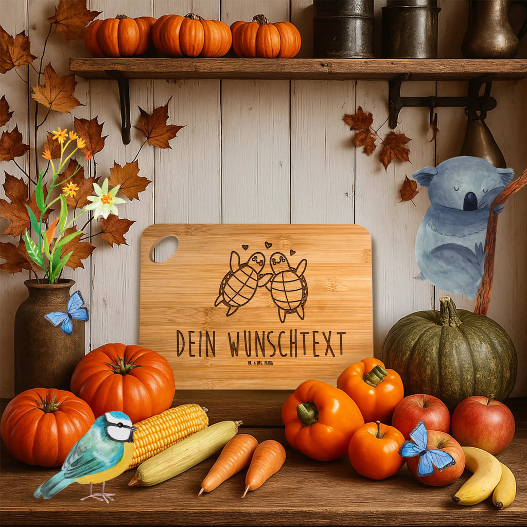 Personalisiertes Schneidebrett Schildkröten Paar Schneidebrett Mit Initialen, Schneidebrett Hochzeit Geschenk Mit Gravur, Schneidebrett Bambus Mit Gravur, Bambusbrett Mit Namen, Schneidebrett Mit Datum, Holzbrett Mit Gravur, Werbegeschenk mit Text, Bambusbrettchen Mit Gravur, Schneidebrett Geburtstag Mit Gravur, Schneidebrett Mit Wunschtext, Geschenkidee Schneidebrett Mit Namen, Personalisiertes Küchenbrett, Schneidebrett individuell, Schneidebrett Geschenk Personalisiert, Schneidebrett Mit Spruch Und Namen, Schneidebrett Mit Personalisierung, Schneidebrett Mit Gravur, Schneidebrett Für Paare Mit Namen, Schneidebrett Mit Logo, Schneidebrett Holz Mit Namen, Frühstücksbrett Mit Namen, Werbegeschenk mit Firmennamen, Küchenbrett Mit Namen, Hochwertiges Schneidebrett Mit Gravur, Schneidebrett Mit Herzen Und Wunschtext, Schneidebrett Selbst Gestalten, Schneidebrett Für Grillfans Mit Gravur, Schneidebrett Mit Motiv Und Namen, Personalisiertes Schneidebrett, Schneidebrett Familie Mit Namen, Schneidebrett Mit Namen, Personalisiertes Bambus Schneidebrett, Schneidebrett selber gestalten, Liebe, Partner, Freund, Freundin, Ehemann, Ehefrau, Heiraten, Verlobung, Heiratsantrag, Liebesgeschenk, Jahrestag, Hocheitstag, Geschenk für Partner, Geschenk für Frauen, Geschenk für Freundin, für Ehemann, Liebesbeweis, Mitbringsel, Valentinstag, Hochzeitstag, für Männer