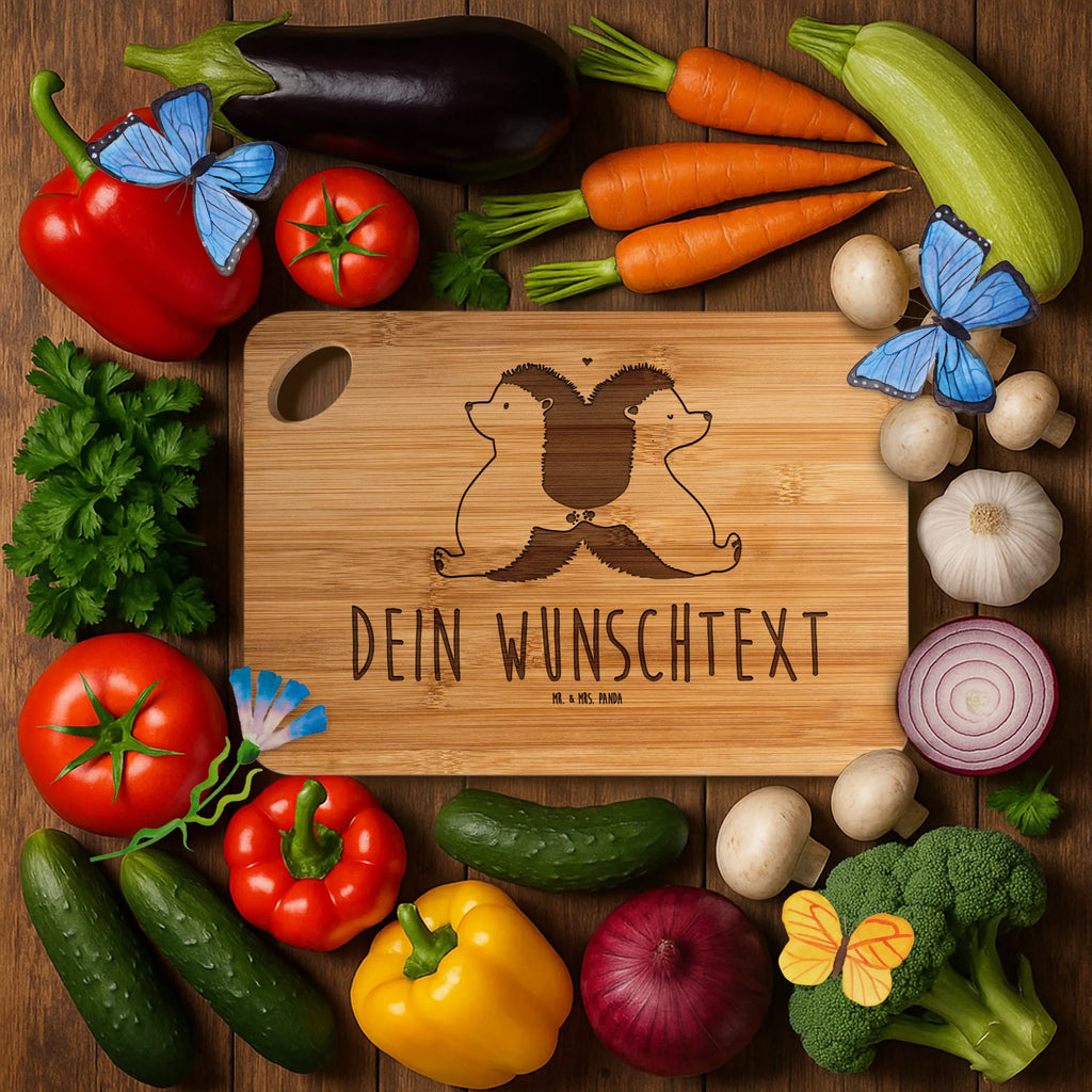 Personalisiertes Schneidebrett Igel händchenhaltend Holzbrett Mit Gravur, Schneidebrett Mit Datum, Schneidebrett Mit Gravur, Schneidebrett Mit Initialen, Bambusbrettchen Mit Gravur, Schneidebrett Mit Logo, Schneidebrett Geschenk Personalisiert, Schneidebrett Mit Herzen Und Wunschtext, Schneidebrett Mit Namen, Schneidebrett selber gestalten, Schneidebrett Für Paare Mit Namen, Schneidebrett Geburtstag Mit Gravur, Schneidebrett individuell, Hochwertiges Schneidebrett Mit Gravur, Küchenbrett Mit Namen, Werbegeschenk mit Text, Schneidebrett Bambus Mit Gravur, Schneidebrett Mit Wunschtext, Schneidebrett Mit Spruch Und Namen, Schneidebrett Mit Motiv Und Namen, Schneidebrett Hochzeit Geschenk Mit Gravur, Werbegeschenk mit Firmennamen, Bambusbrett Mit Namen, Schneidebrett Für Grillfans Mit Gravur, Personalisiertes Schneidebrett, Schneidebrett Mit Personalisierung, Geschenkidee Schneidebrett Mit Namen, Schneidebrett Holz Mit Namen, Schneidebrett Selbst Gestalten, Personalisiertes Bambus Schneidebrett, Schneidebrett Familie Mit Namen, Personalisiertes Küchenbrett, Frühstücksbrett Mit Namen, Liebe, Partner, Freund, Freundin, Ehemann, Ehefrau, Heiraten, Verlobung, Heiratsantrag, Liebesgeschenk, Jahrestag, Hocheitstag, Liebesbeweis, Lieblingsmensch, Geschenk für zwei, Gemeinsamkeit, Igel, Hand in Hand, Love, Igelliebe, Liebesbotschaft, Hochzeit, große Liebe