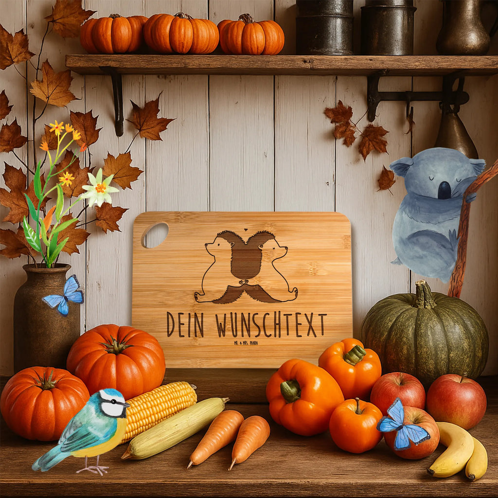 Personalisiertes Schneidebrett Igel händchenhaltend Holzbrett Mit Gravur, Schneidebrett Mit Datum, Schneidebrett Mit Gravur, Schneidebrett Mit Initialen, Bambusbrettchen Mit Gravur, Schneidebrett Mit Logo, Schneidebrett Geschenk Personalisiert, Schneidebrett Mit Herzen Und Wunschtext, Schneidebrett Mit Namen, Schneidebrett selber gestalten, Schneidebrett Für Paare Mit Namen, Schneidebrett Geburtstag Mit Gravur, Schneidebrett individuell, Hochwertiges Schneidebrett Mit Gravur, Küchenbrett Mit Namen, Werbegeschenk mit Text, Schneidebrett Bambus Mit Gravur, Schneidebrett Mit Wunschtext, Schneidebrett Mit Spruch Und Namen, Schneidebrett Mit Motiv Und Namen, Schneidebrett Hochzeit Geschenk Mit Gravur, Werbegeschenk mit Firmennamen, Bambusbrett Mit Namen, Schneidebrett Für Grillfans Mit Gravur, Personalisiertes Schneidebrett, Schneidebrett Mit Personalisierung, Geschenkidee Schneidebrett Mit Namen, Schneidebrett Holz Mit Namen, Schneidebrett Selbst Gestalten, Personalisiertes Bambus Schneidebrett, Schneidebrett Familie Mit Namen, Personalisiertes Küchenbrett, Frühstücksbrett Mit Namen, Liebe, Partner, Freund, Freundin, Ehemann, Ehefrau, Heiraten, Verlobung, Heiratsantrag, Liebesgeschenk, Jahrestag, Hocheitstag, Liebesbeweis, Lieblingsmensch, Geschenk für zwei, Gemeinsamkeit, Igel, Hand in Hand, Love, Igelliebe, Liebesbotschaft, Hochzeit, große Liebe