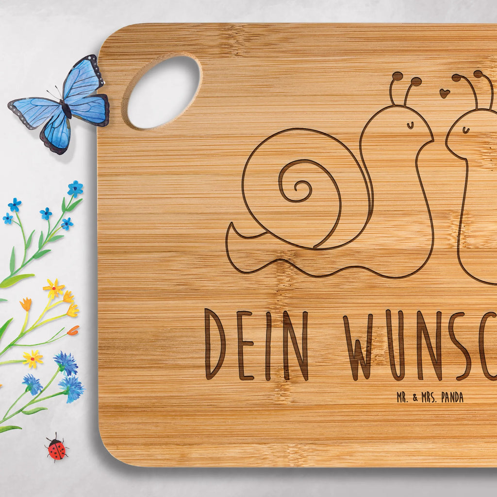 Personalisiertes Schneidebrett Schnecken Liebe Werbegeschenk mit Firmennamen, Schneidebrett Geschenk Personalisiert, Schneidebrett Mit Datum, Schneidebrett Mit Wunschtext, Schneidebrett Geburtstag Mit Gravur, Schneidebrett Familie Mit Namen, Geschenkidee Schneidebrett Mit Namen, Schneidebrett Mit Spruch Und Namen, Schneidebrett Mit Logo, Küchenbrett Mit Namen, Schneidebrett Mit Initialen, Schneidebrett Mit Namen, Personalisiertes Schneidebrett, Werbegeschenk mit Text, Hochwertiges Schneidebrett Mit Gravur, Personalisiertes Küchenbrett, Schneidebrett Selbst Gestalten, Bambusbrettchen Mit Gravur, Schneidebrett Für Grillfans Mit Gravur, Schneidebrett Mit Personalisierung, Schneidebrett selber gestalten, Schneidebrett Hochzeit Geschenk Mit Gravur, Schneidebrett Bambus Mit Gravur, Frühstücksbrett Mit Namen, Schneidebrett Für Paare Mit Namen, Schneidebrett Holz Mit Namen, Schneidebrett Mit Herzen Und Wunschtext, Bambusbrett Mit Namen, Personalisiertes Bambus Schneidebrett, Schneidebrett Mit Motiv Und Namen, Schneidebrett Mit Gravur, Holzbrett Mit Gravur, Schneidebrett individuell, Liebe, Partner, Freund, Freundin, Ehemann, Ehefrau, Heiraten, Verlobung, Heiratsantrag, Liebesgeschenk, Jahrestag, Hocheitstag